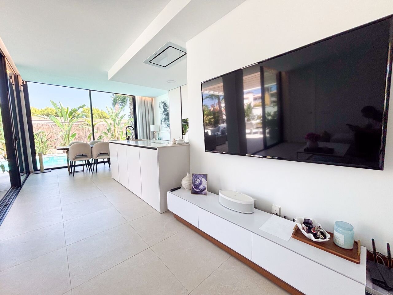 3-Bedroom Villa in Lomas de Cabo Roig, Orihuela Costa - Image 11