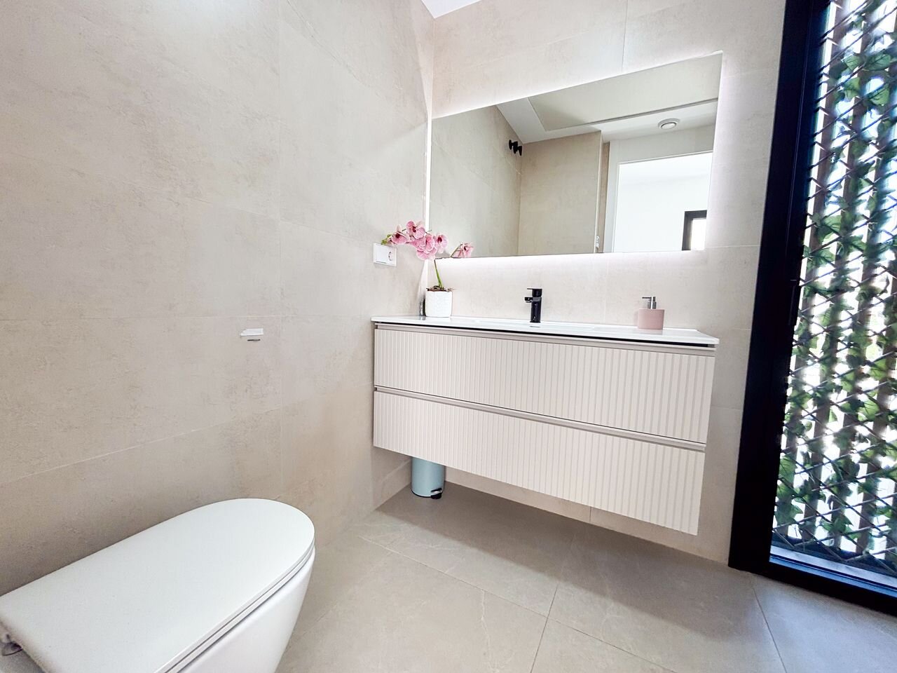 3-Bedroom Villa in Lomas de Cabo Roig, Orihuela Costa - Image 34