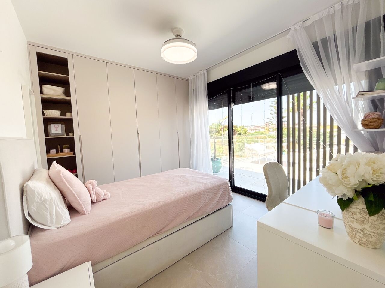 3-Bedroom Villa in Lomas de Cabo Roig, Orihuela Costa - Image 37