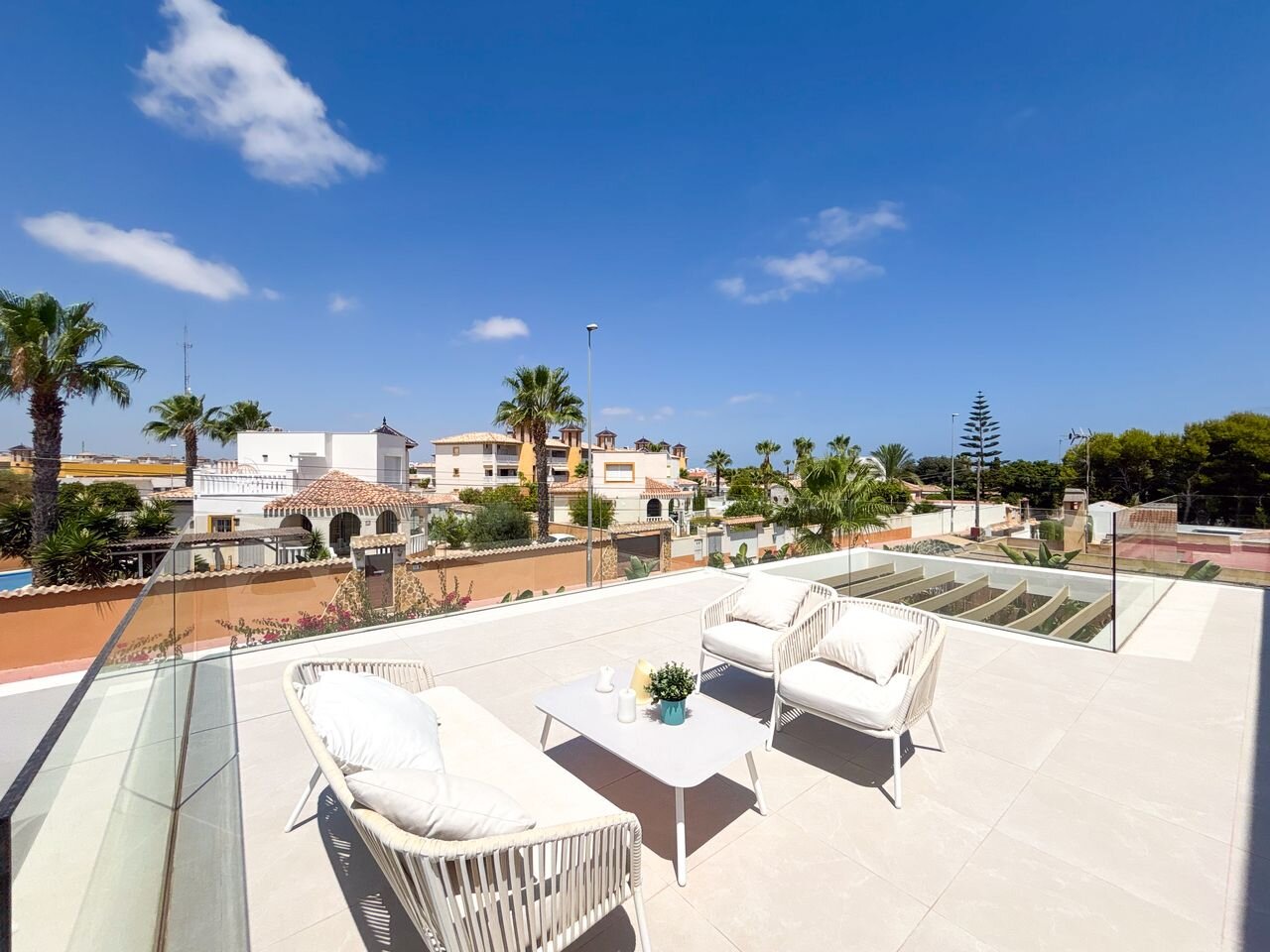 3-Bedroom Villa in Lomas de Cabo Roig, Orihuela Costa - Image 43
