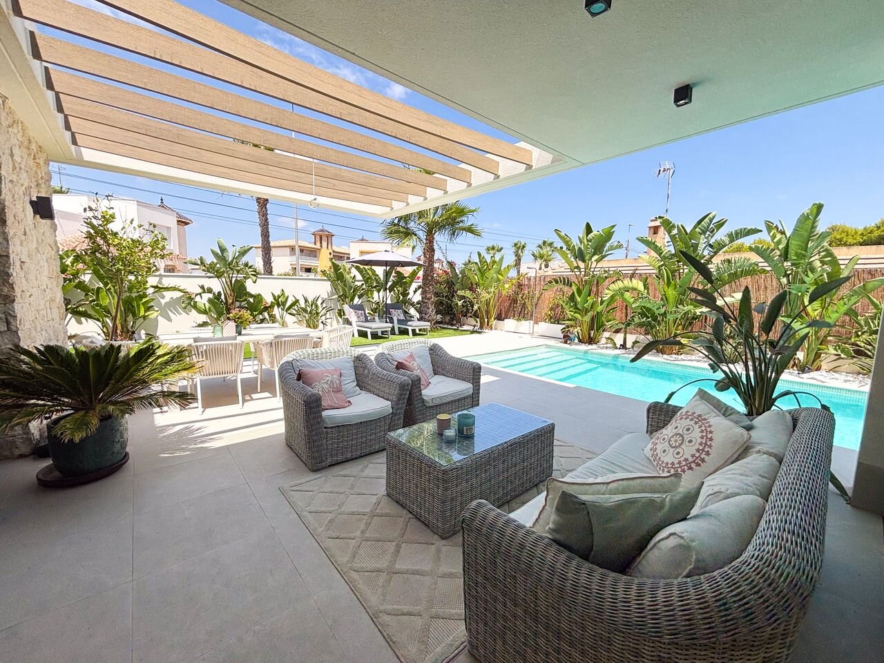 3-Bedroom Villa in Lomas de Cabo Roig, Orihuela Costa - Image 7
