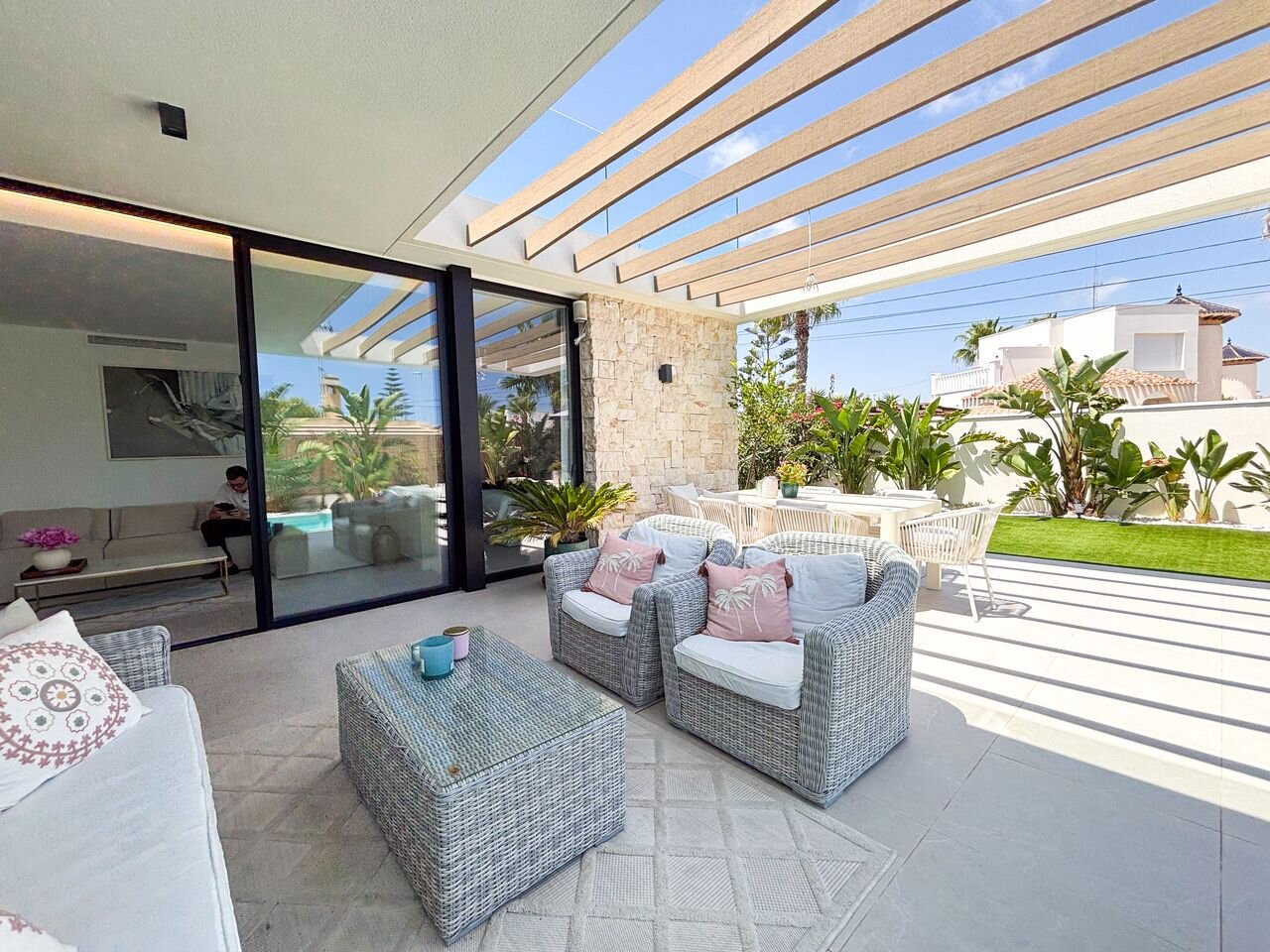 3-Bedroom Villa in Lomas de Cabo Roig, Orihuela Costa - Image 8