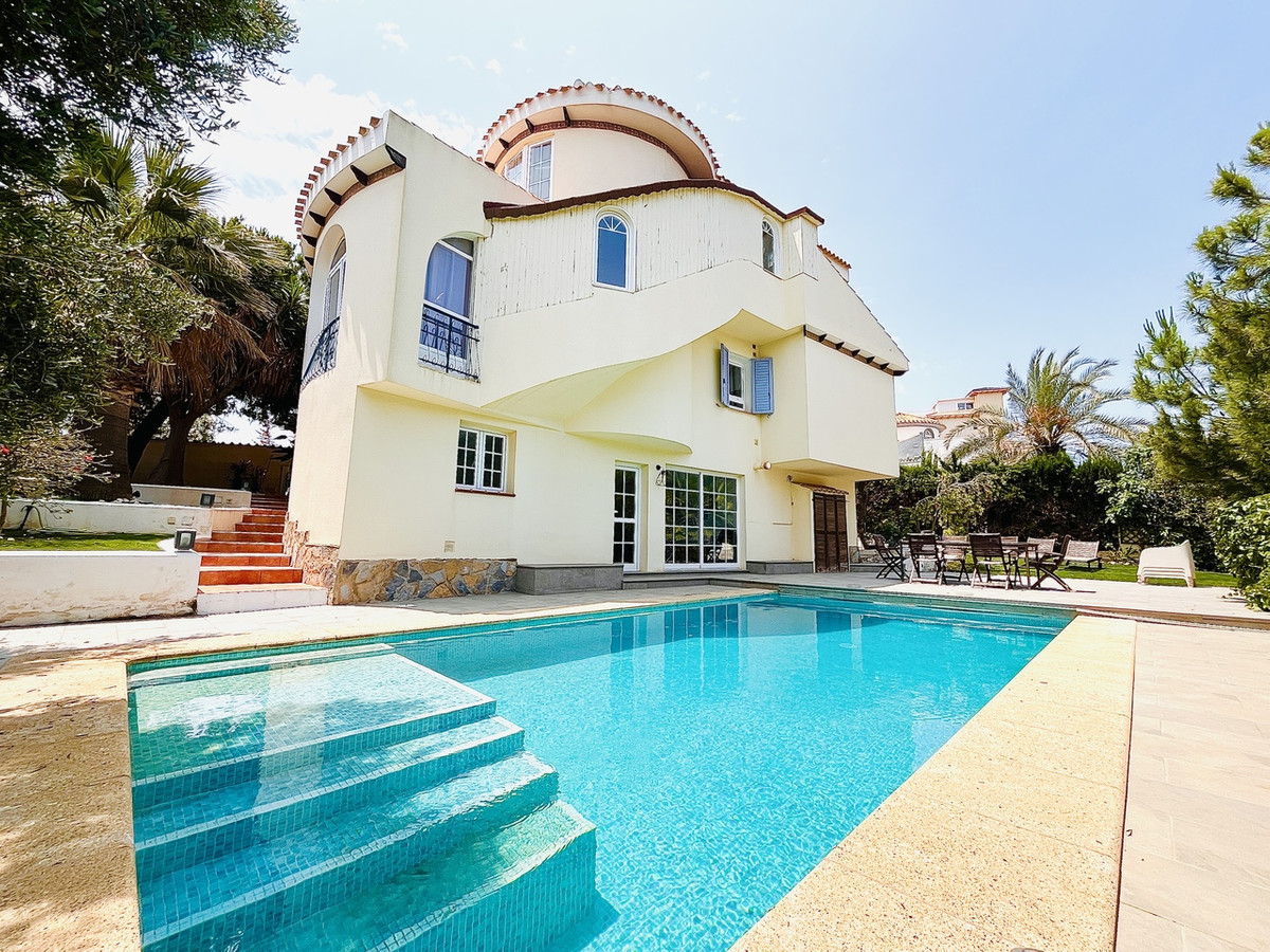5-Bedroom Detached House in La Zenia, Orihuela Costa | Su... - Image 1