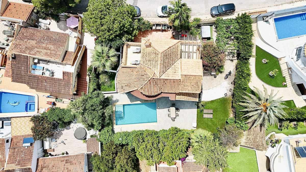 5-Bedroom Detached House in La Zenia, Orihuela Costa | Su... - Image 3