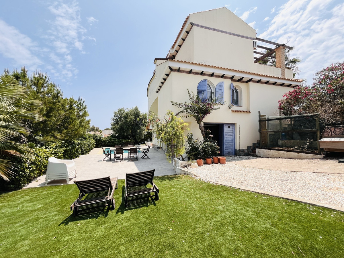 5-Bedroom Detached House in La Zenia, Orihuela Costa | Su... - Image 4