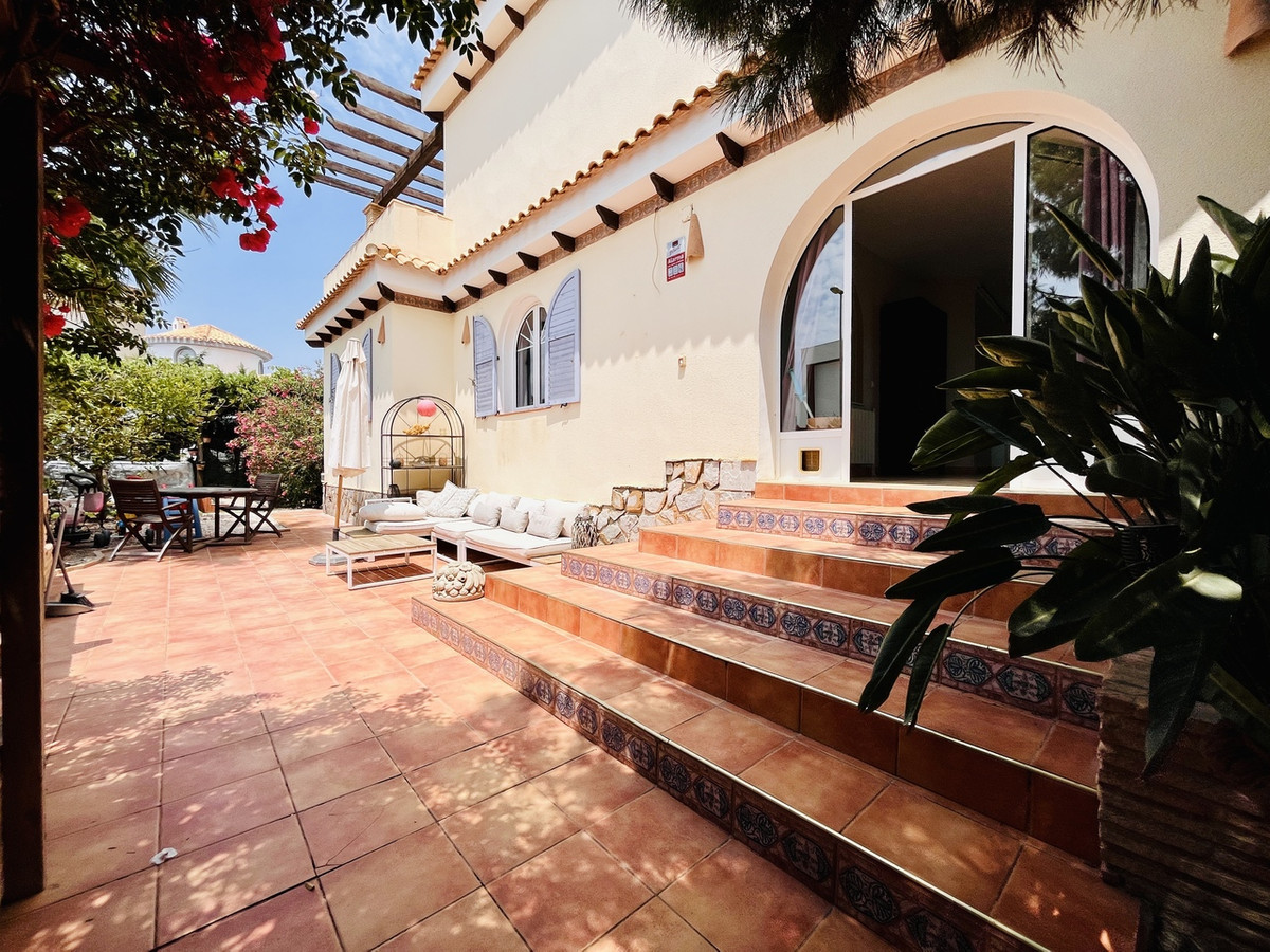 5-Bedroom Detached House in La Zenia, Orihuela Costa | Su... - Image 5