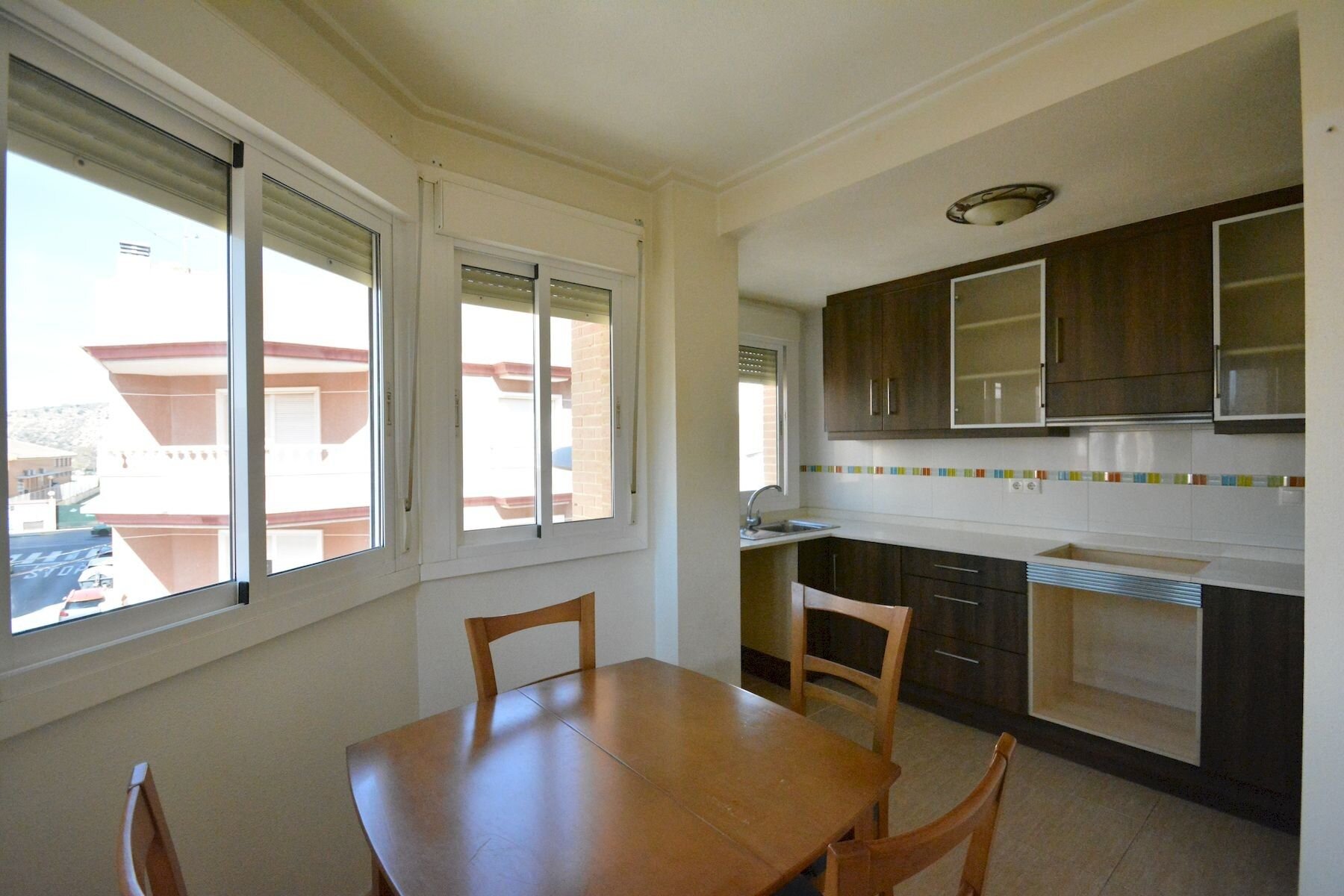 2-Bedroom Apartment in Pueblo, Guardamar del Segura - Image 2