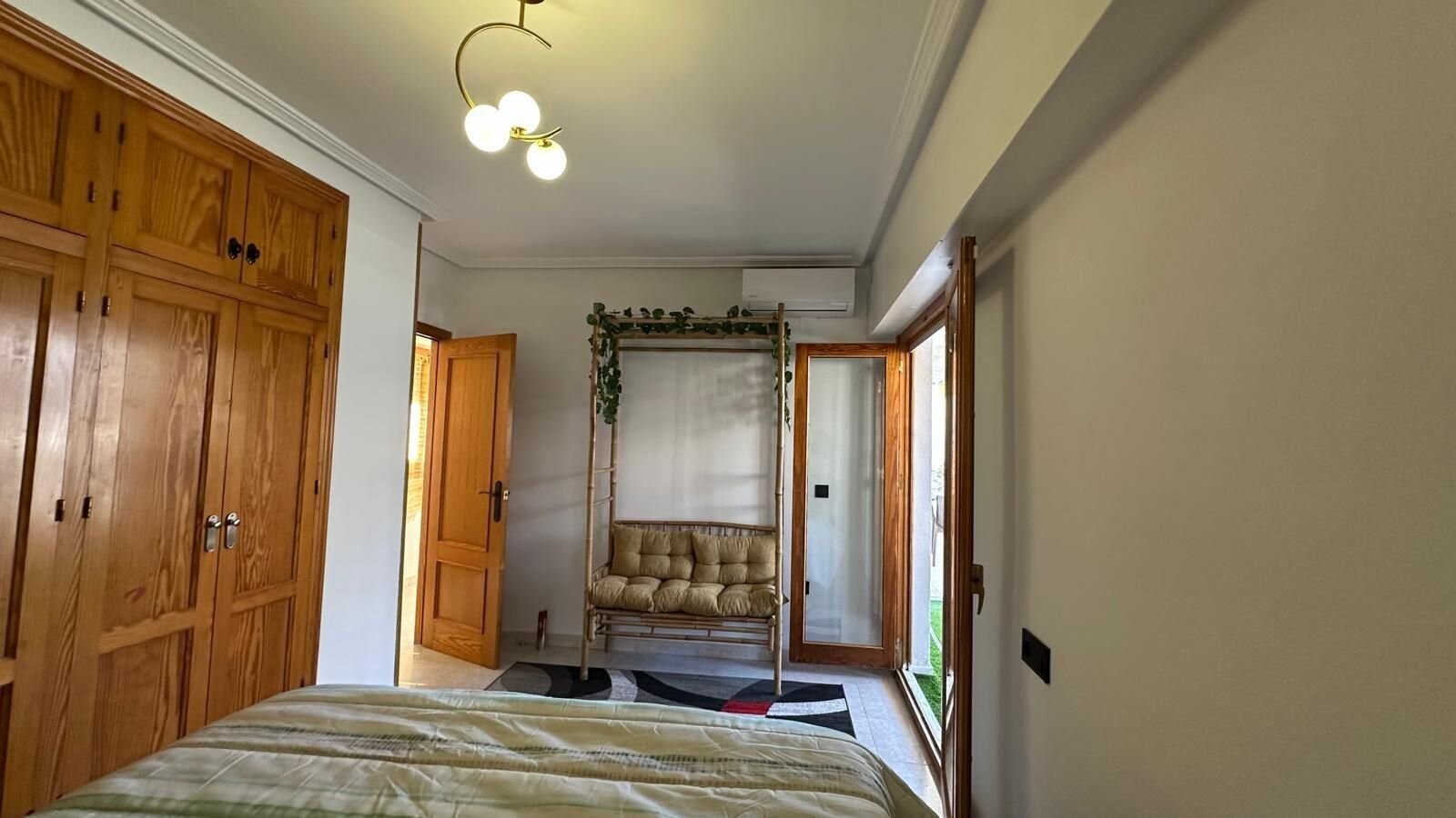 2-Bedroom Apartment in Torrevieja - Image 27