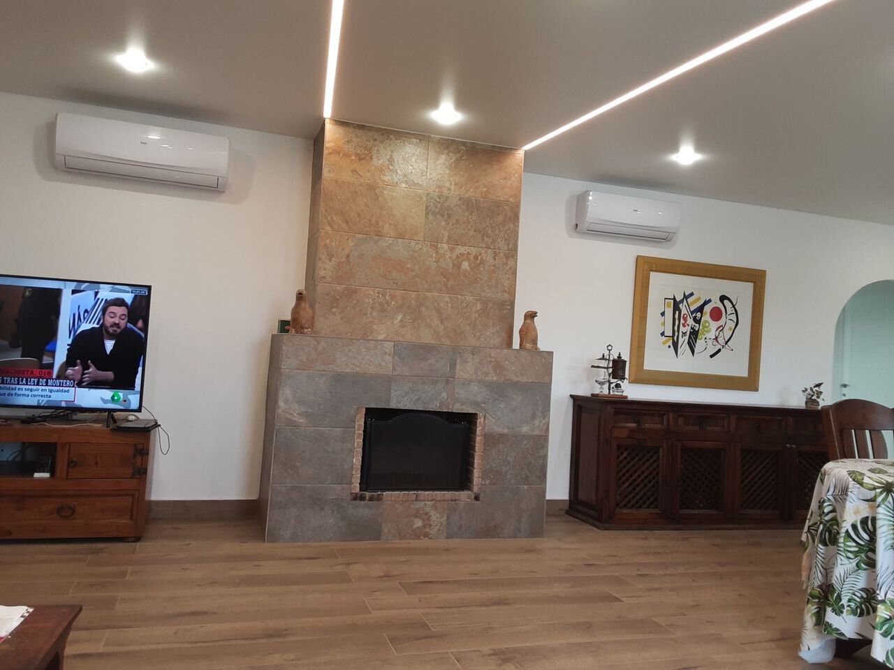 6-Bedroom Villa in Centro, San Miguel de Salinas - Image 37