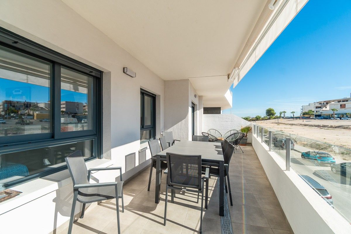2-Bedroom Apartment in Pueblo 9, San Miguel de Salinas - Image 30