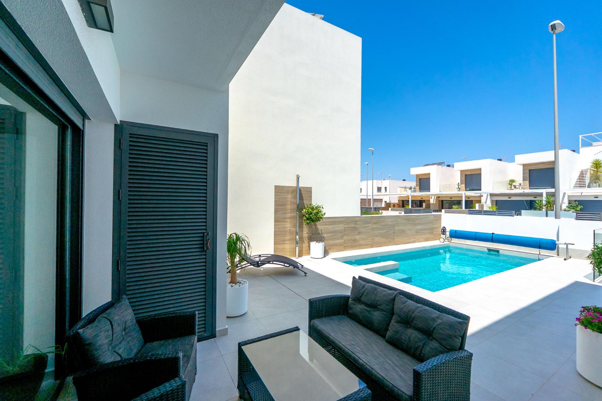 5-Bedroom Villa in Benimar, Rojales - Image 12