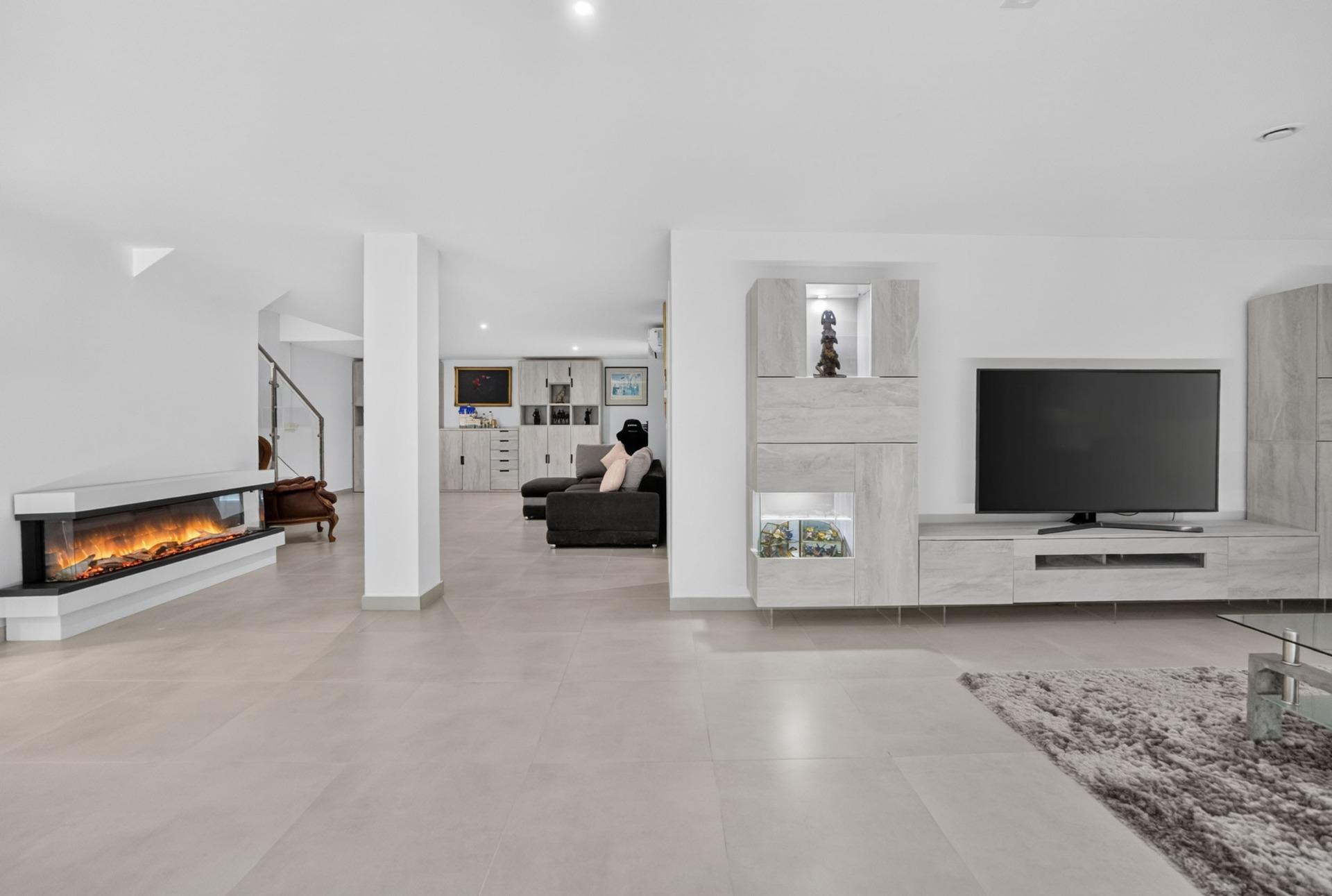 5-Bedroom Villa in Benimar, Rojales - Image 22