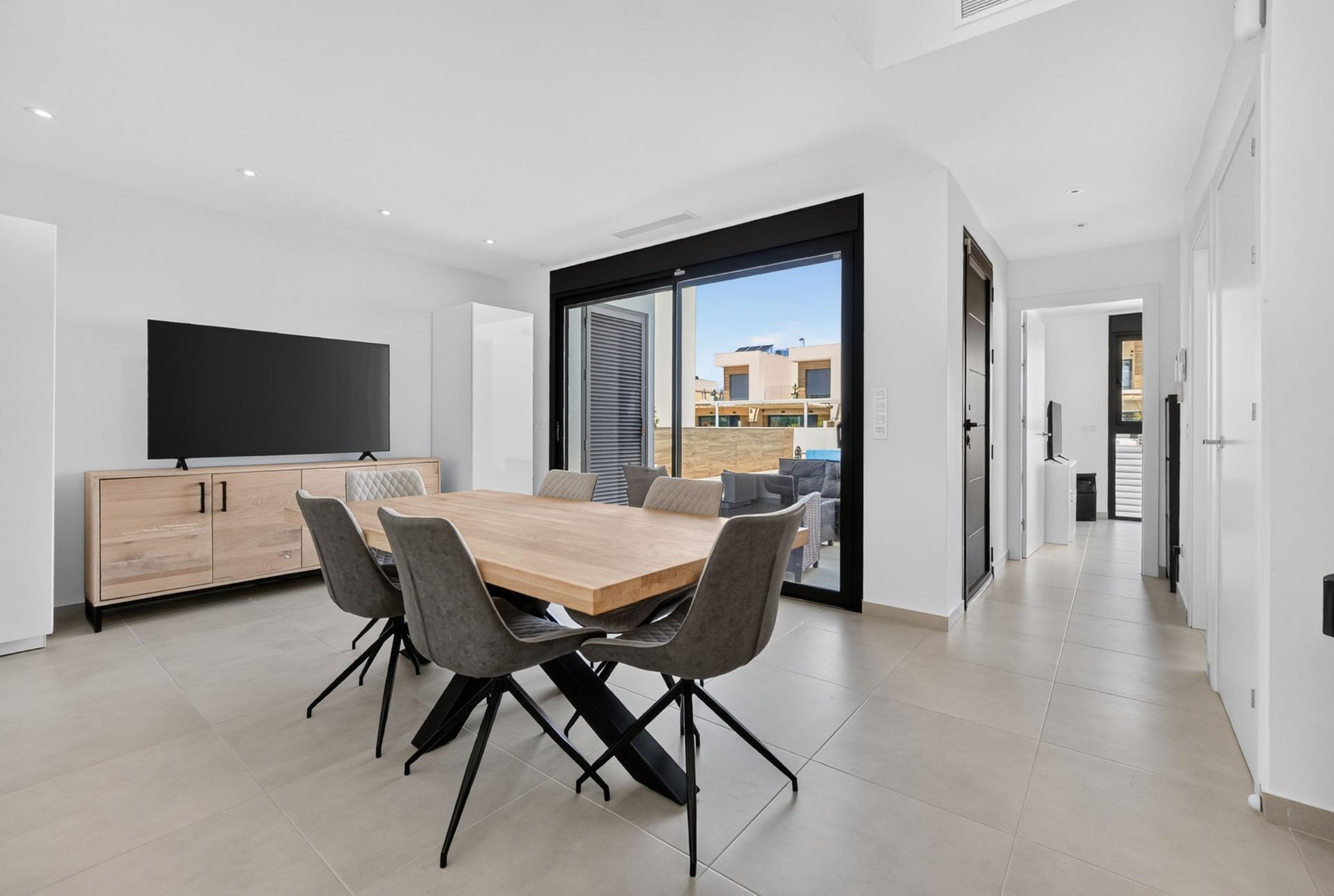 5-Bedroom Villa in Benimar, Rojales - Image 3
