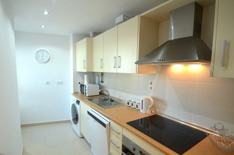 2-Bedroom Apartment in Sucina, Sucina - Image 10
