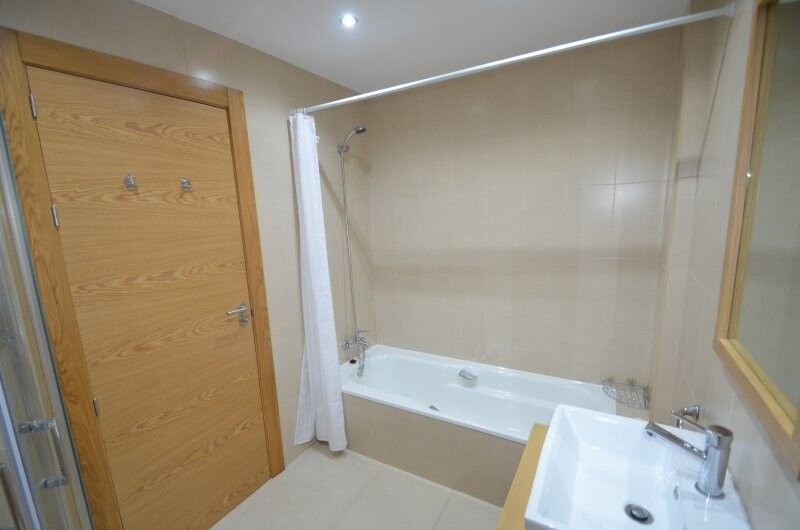 2-Bedroom Apartment in Sucina, Sucina - Image 13