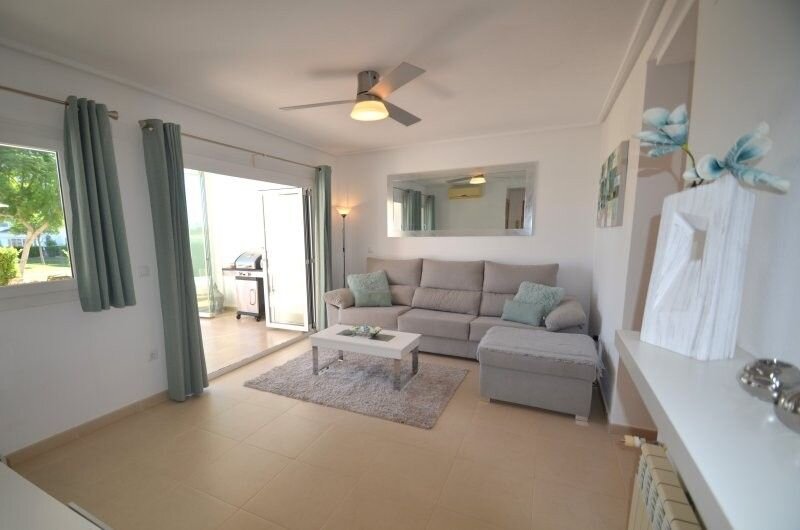 2-Bedroom Apartment in Sucina, Sucina - Image 2