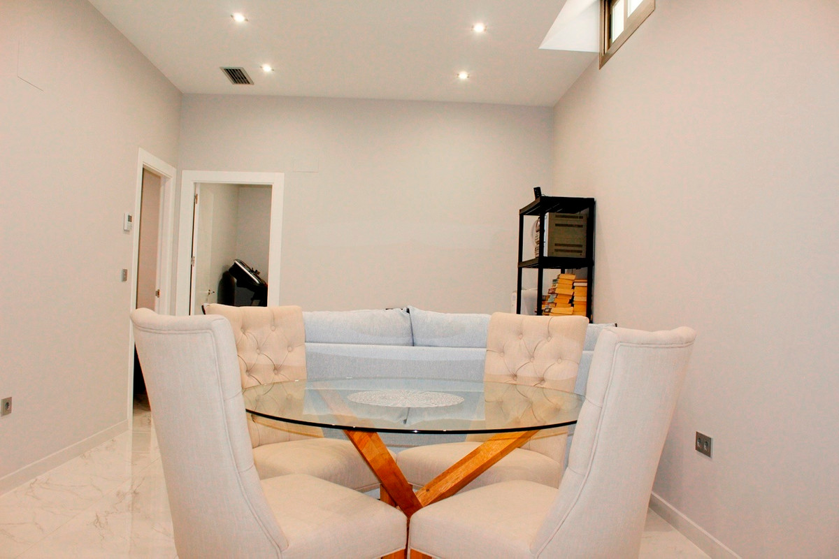 4-Bedroom Detached House in  Orihuela Costa | Sunny Casas... - Image 10