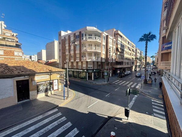 Apartamento de 2 Dormitorios en Torrevieja, Torrevieja