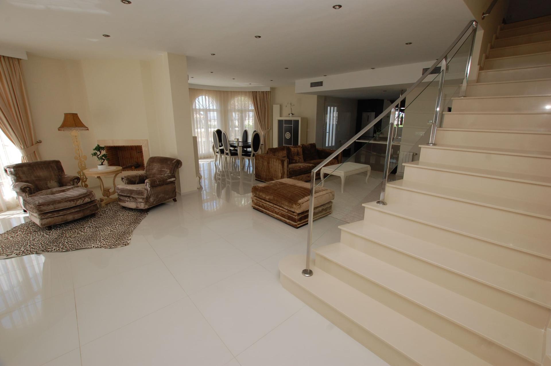 5-Bedroom Villa in Centro de la Ciudad Quesada, Rojales - Image 16