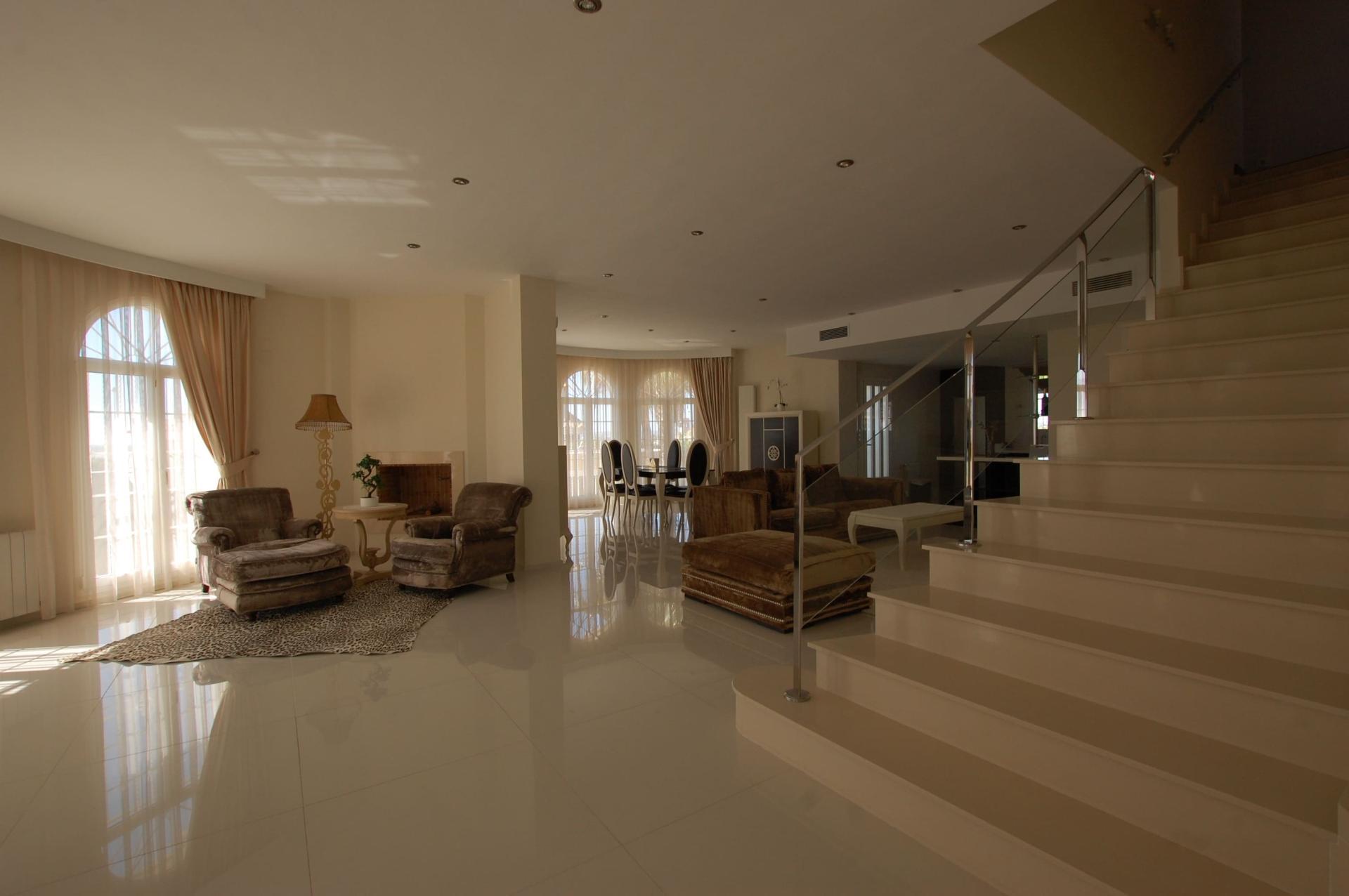 5-Bedroom Villa in Centro de la Ciudad Quesada, Rojales - Image 18