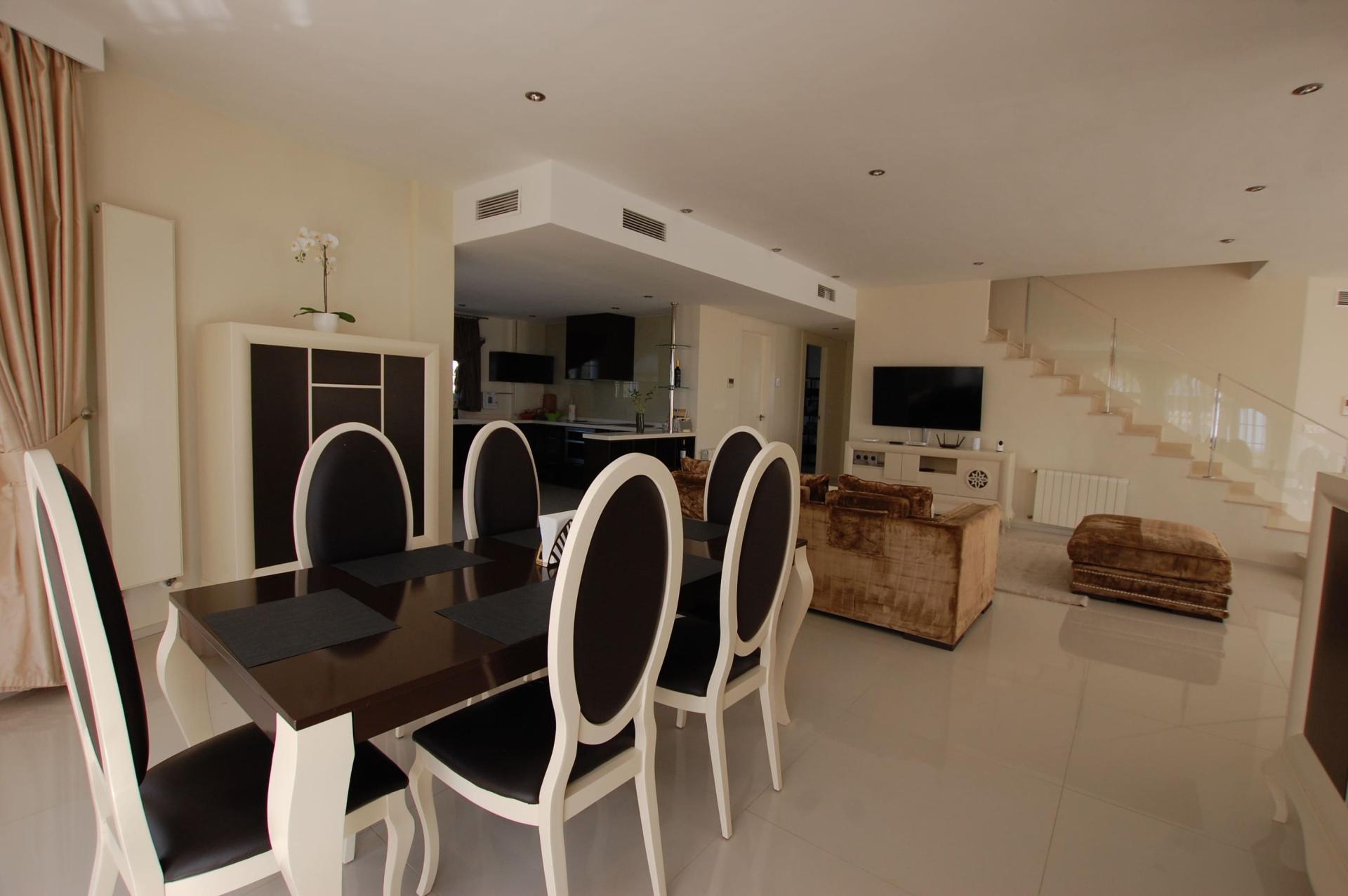 5-Bedroom Villa in Centro de la Ciudad Quesada, Rojales - Image 22
