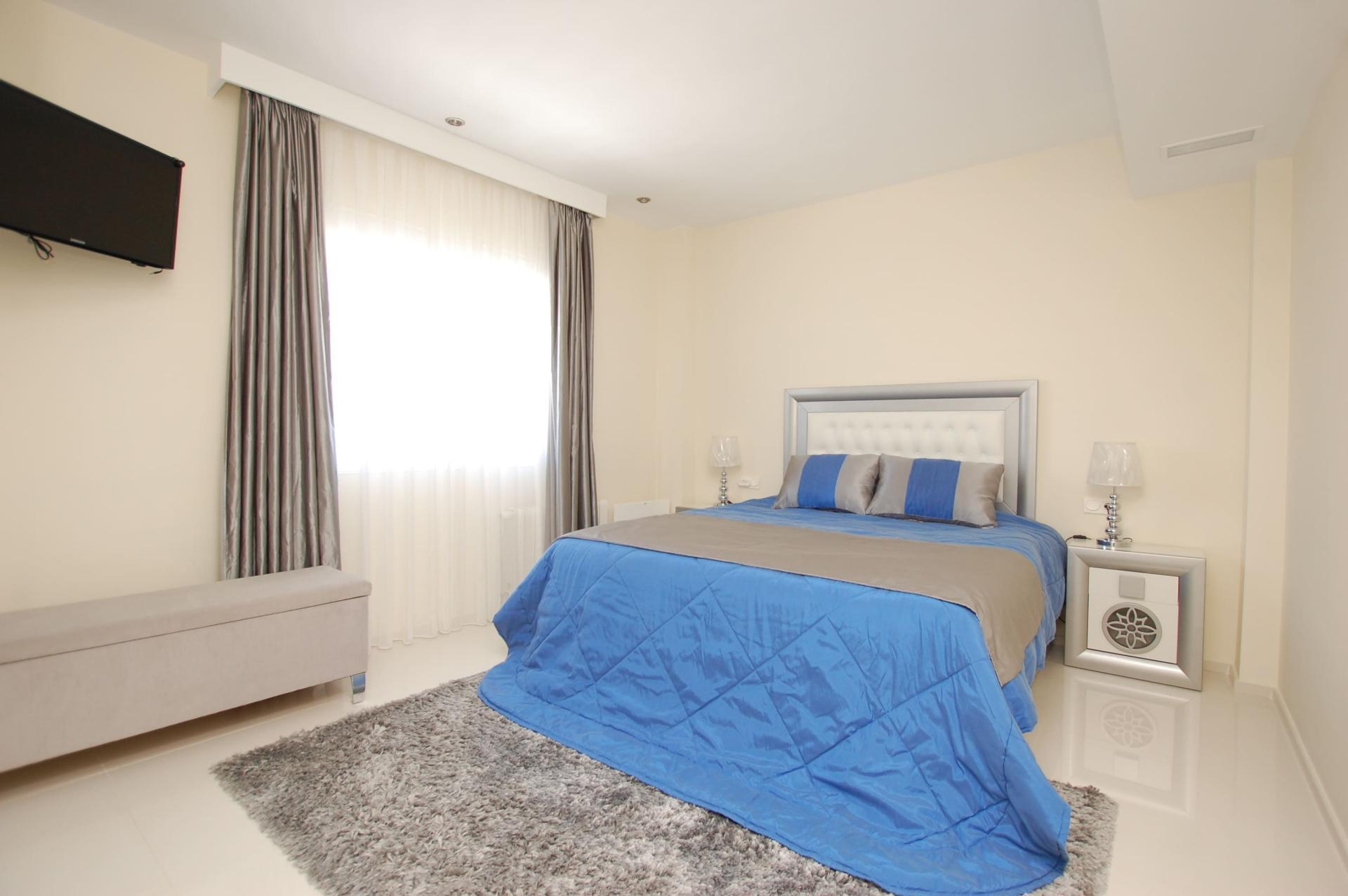 5-Bedroom Villa in Centro de la Ciudad Quesada, Rojales - Image 24