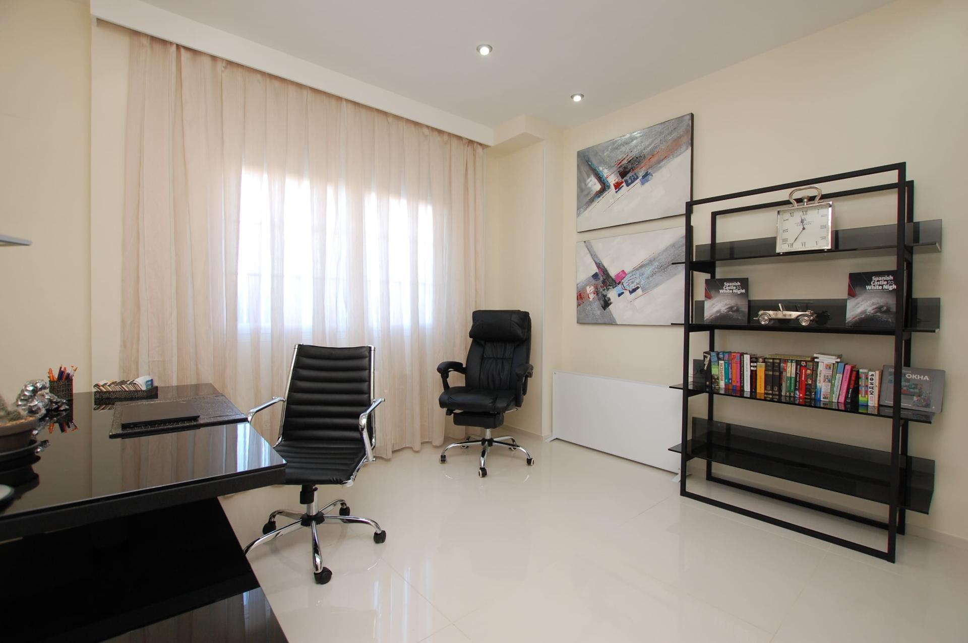 5-Bedroom Villa in Centro de la Ciudad Quesada, Rojales - Image 29