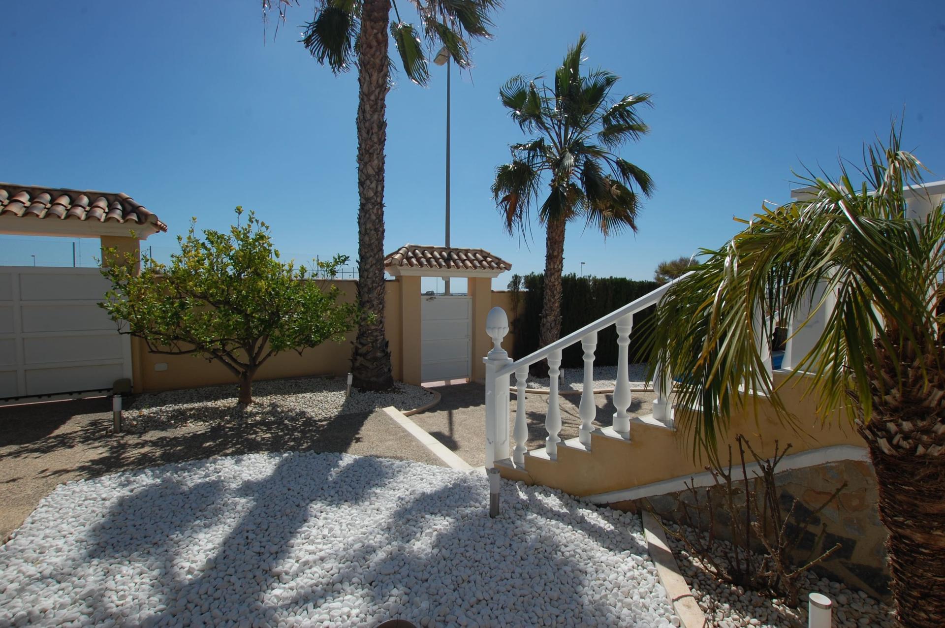 5-Bedroom Villa in Centro de la Ciudad Quesada, Rojales - Image 9