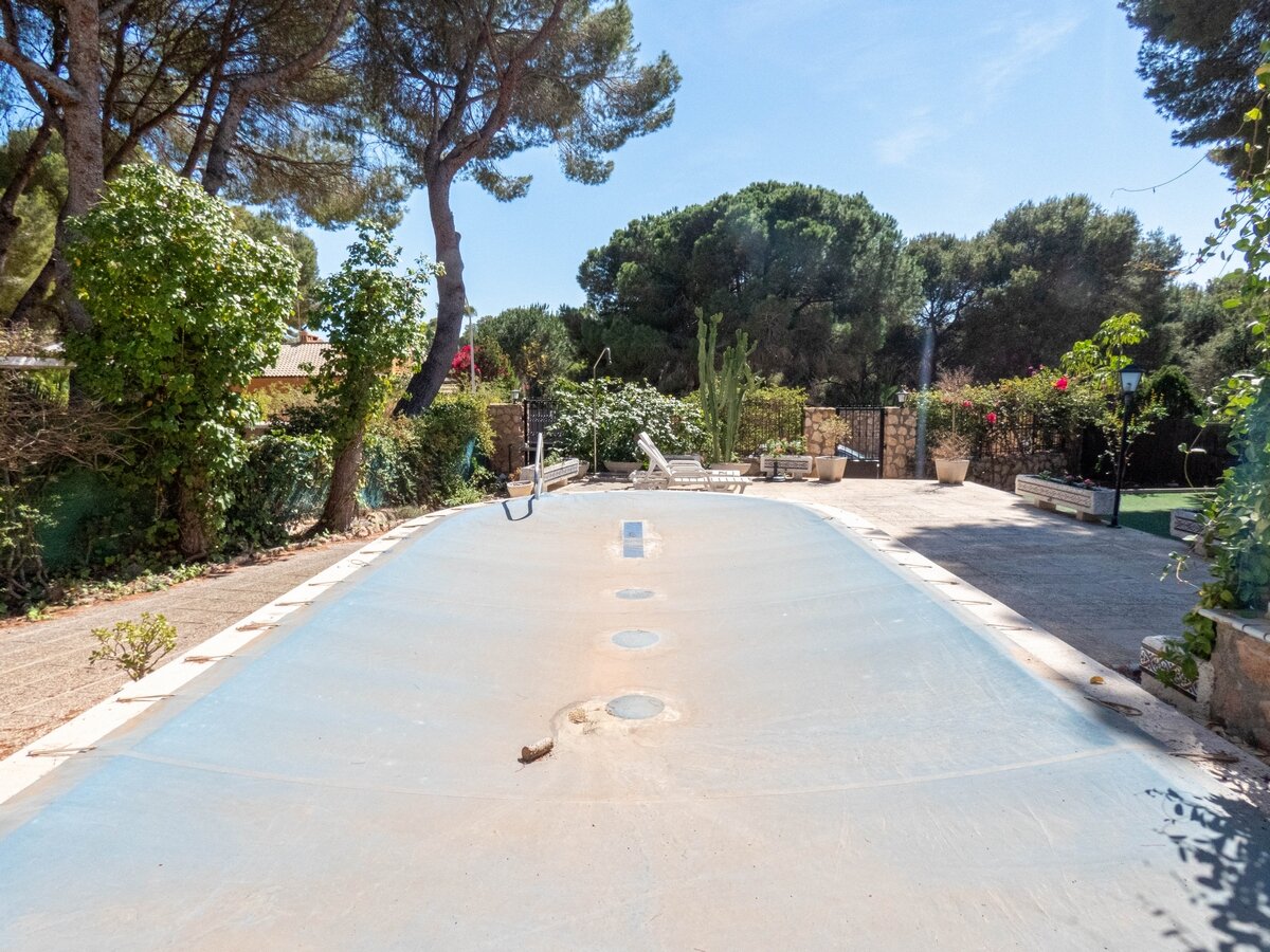 6-Bedroom Villa in Campoamor, Orihuela Costa - Image 30