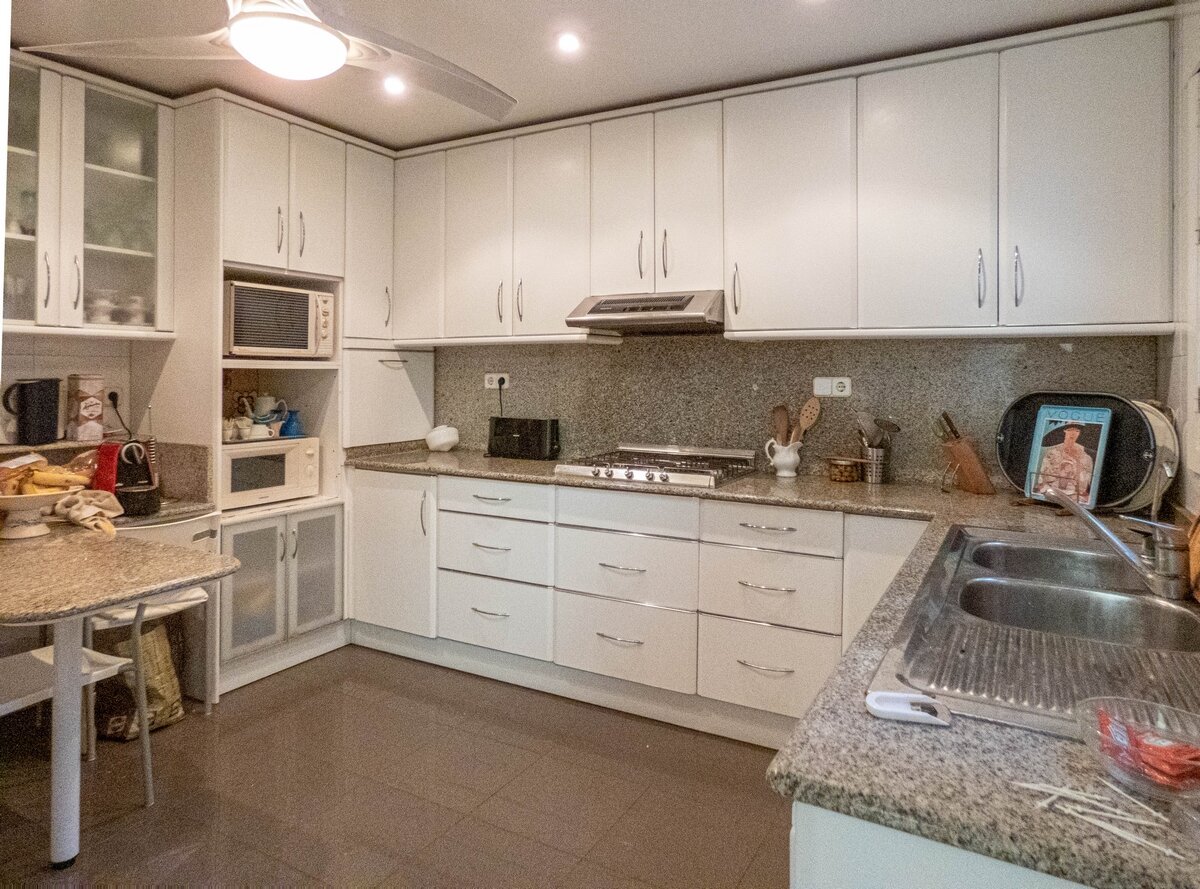 6-Bedroom Villa in Aguamarina, Orihuela Costa - Image 5