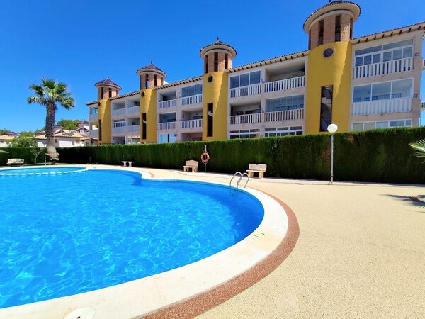 Apartamento de 2 Dormitorios en Villamartín-las Filipinas, Orihuela Costa