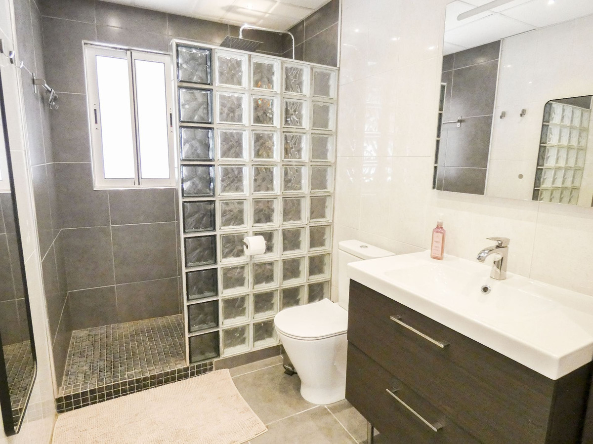 5-Bedroom Detached House in Ciudad Quesada, Rojales | Sun... - Image 12