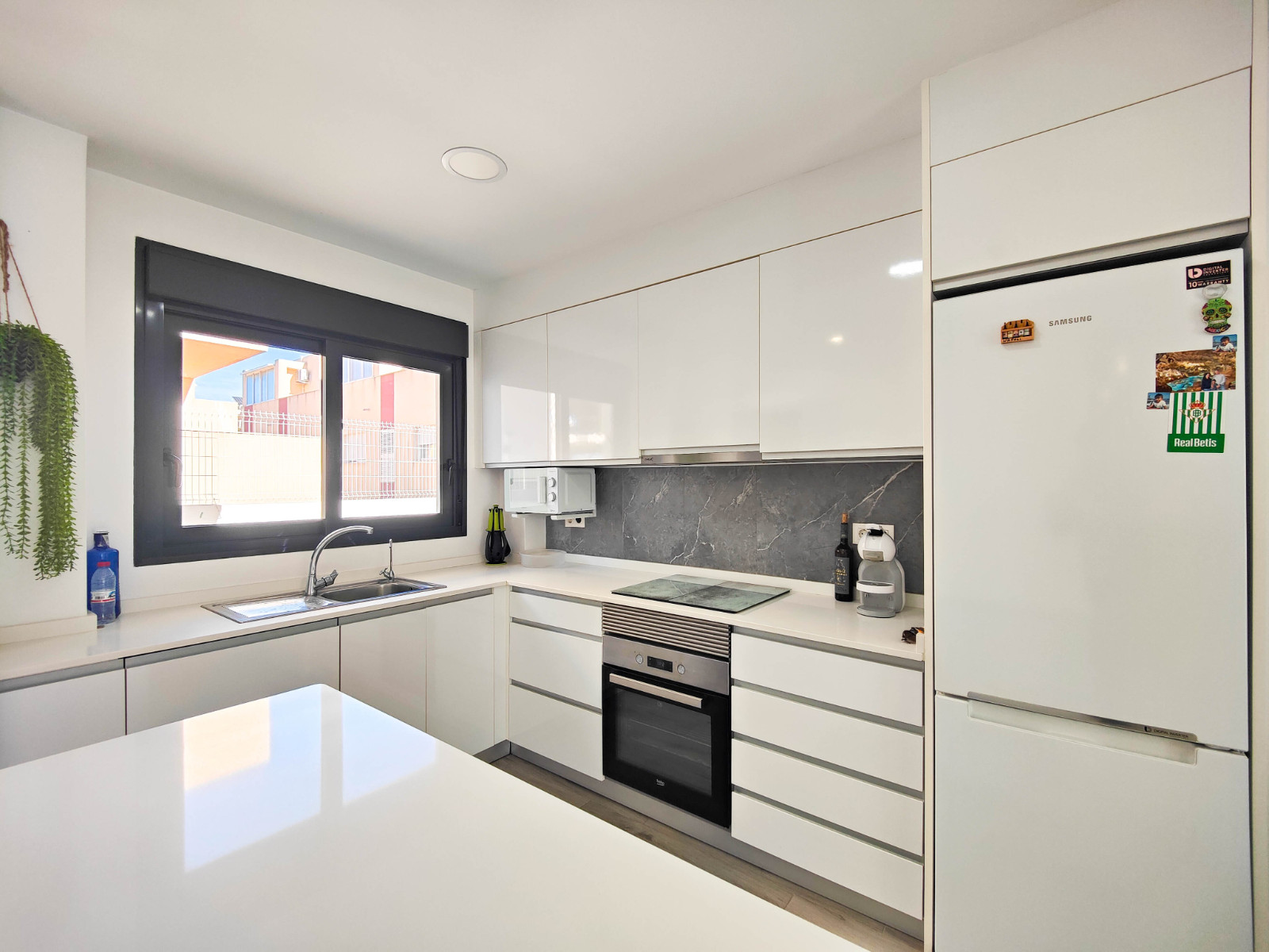 3-Bedroom Apartment in Los Secanos, Guardamar del Segura - Image 11