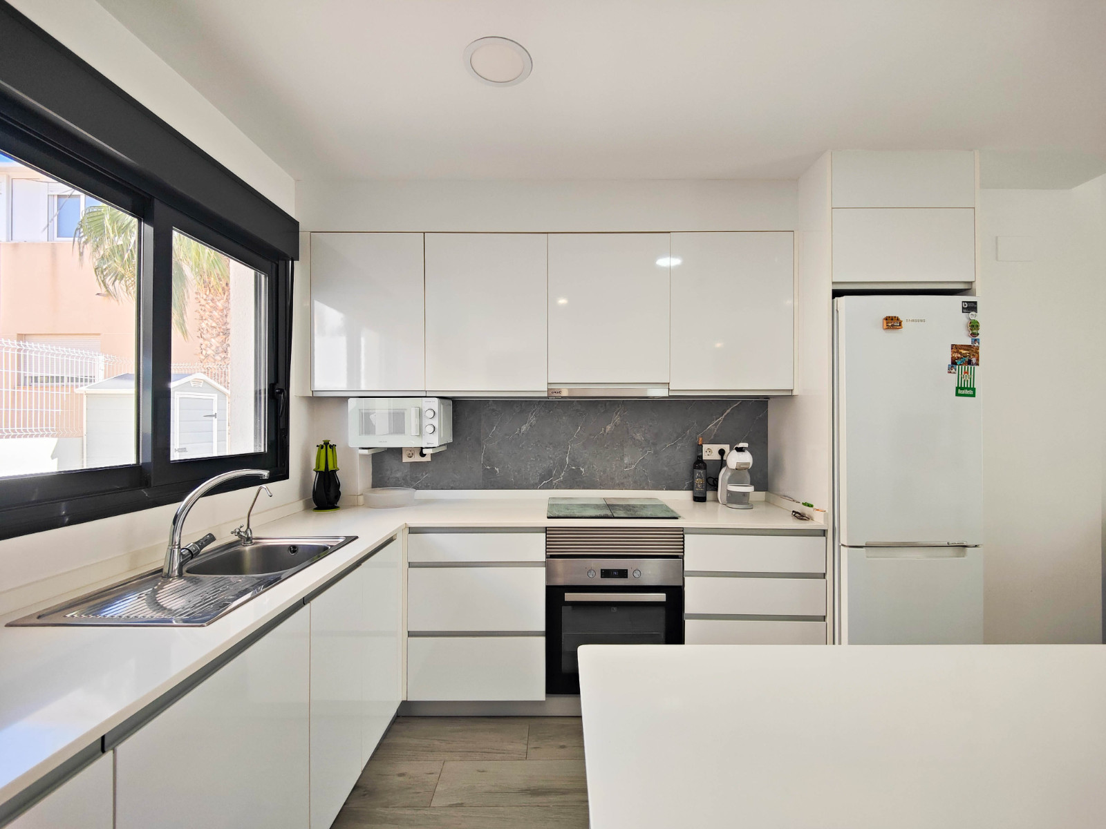 3-Bedroom Apartment in Los Secanos, Guardamar del Segura - Image 12