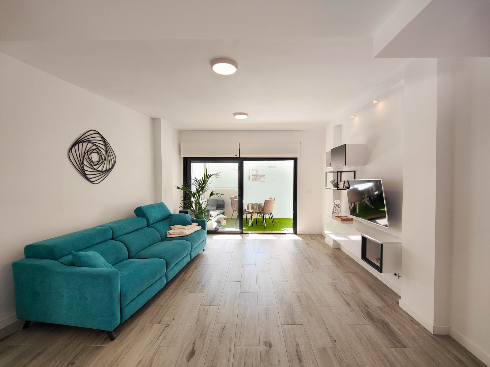 3-Bedroom Apartment in Los Secanos, Guardamar del Segura - Image 14