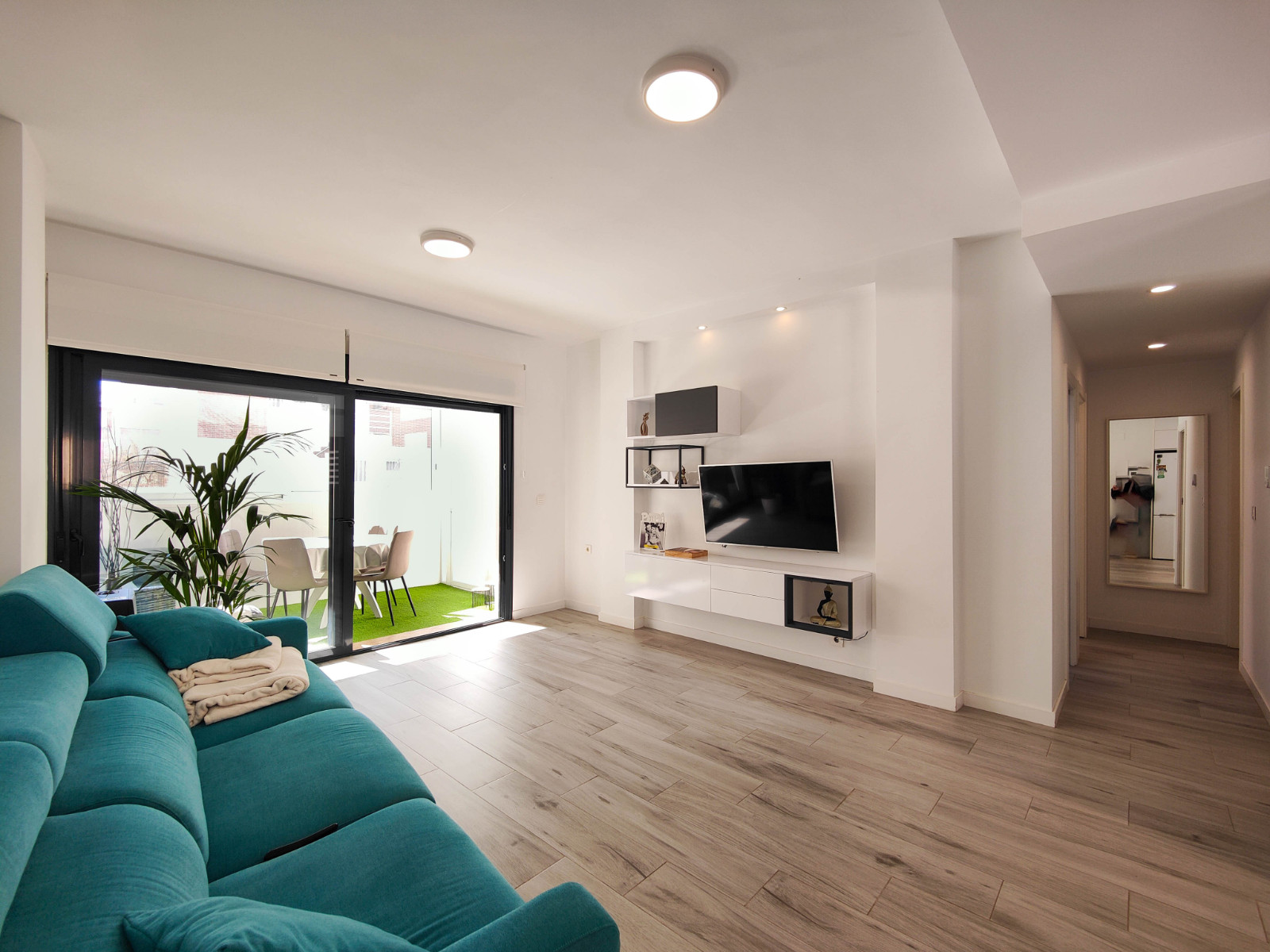 3-Bedroom Apartment in Los Secanos, Guardamar del Segura - Image 15