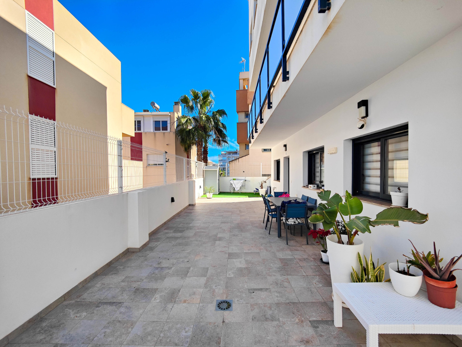 3-Bedroom Apartment in Los Secanos, Guardamar del Segura - Image 3