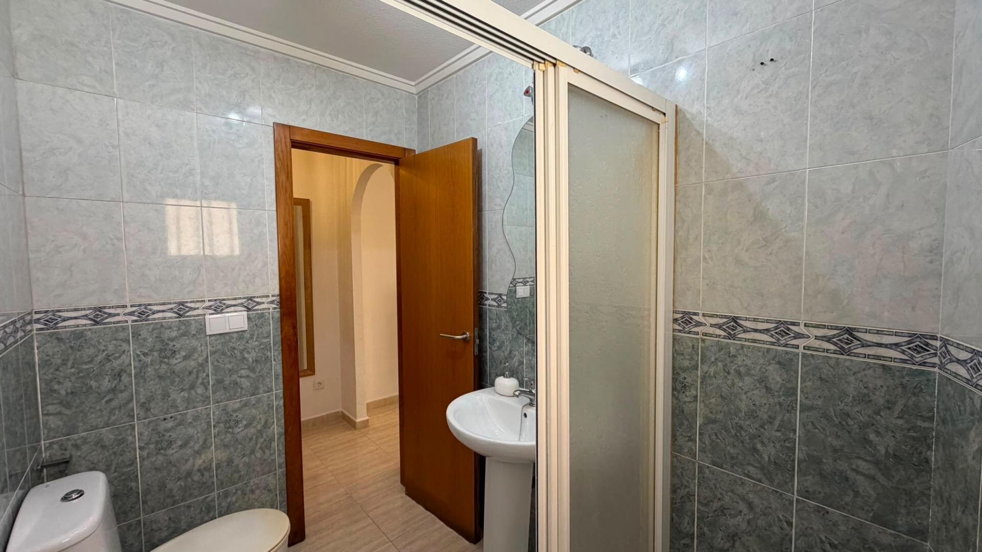 1-Bedroom Apartment in Estacion de Autobuses, Torrevieja - Image 13