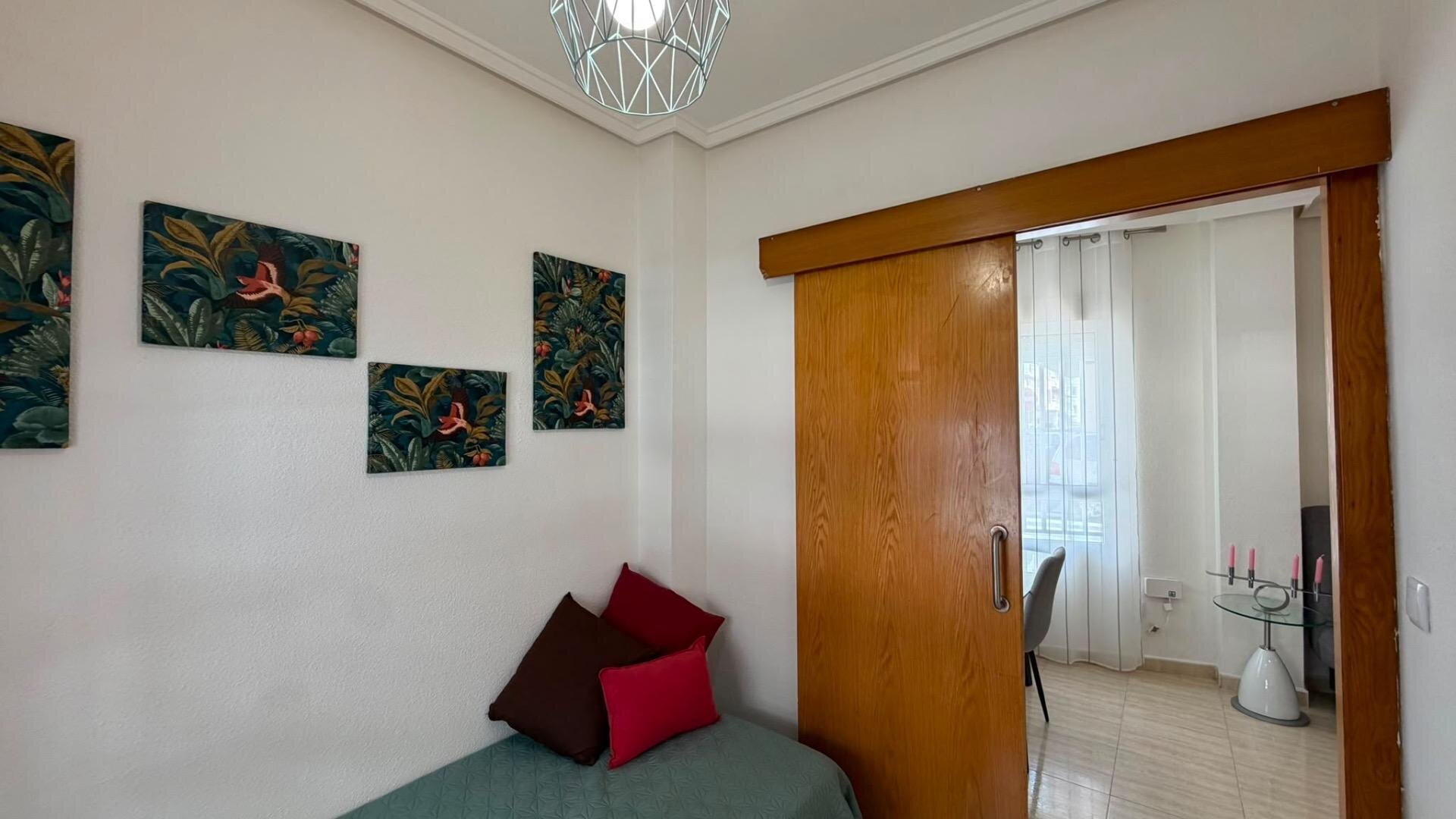 1-Bedroom Apartment in Estacion de Autobuses, Torrevieja - Image 15