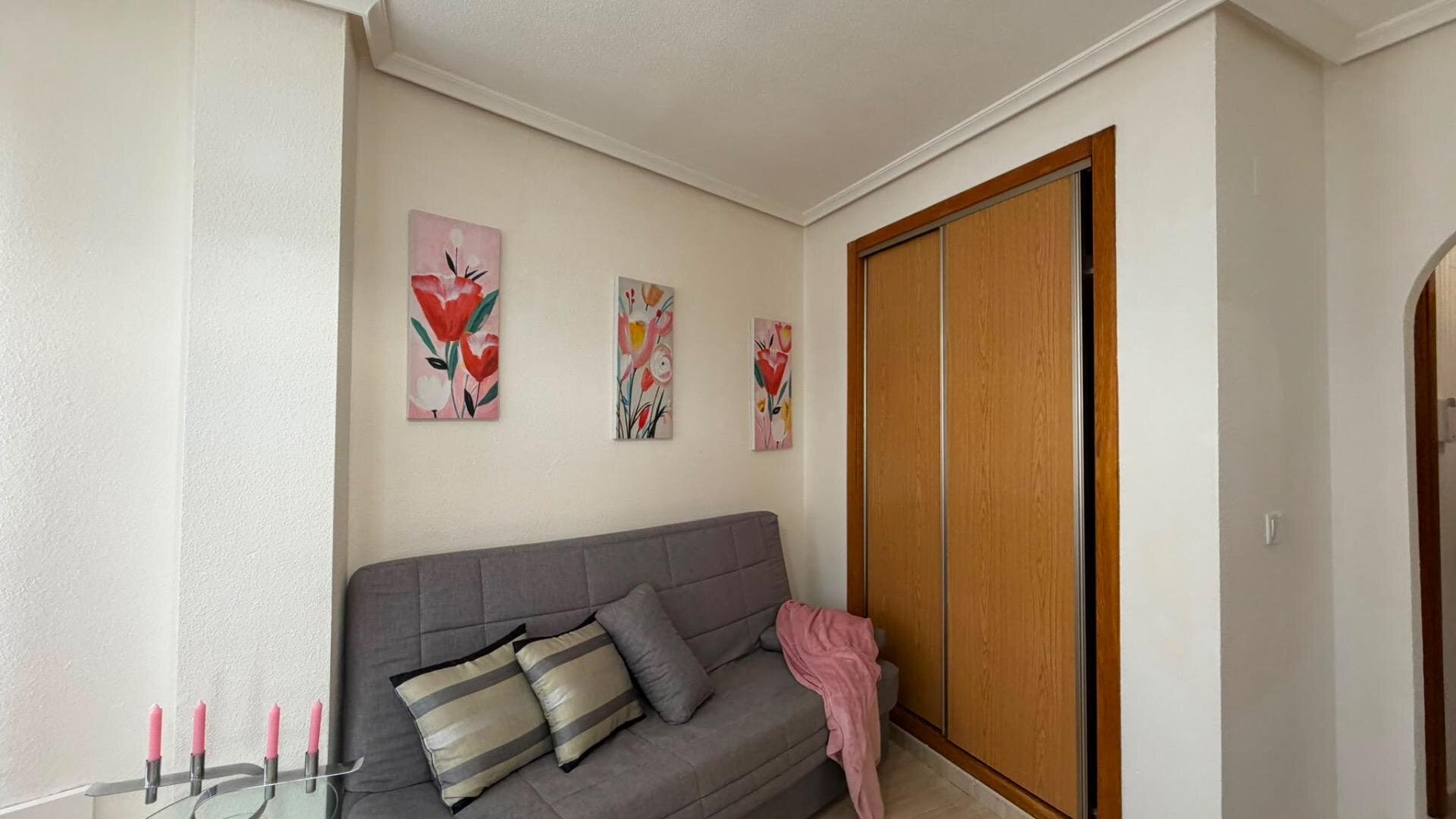 1-Bedroom Apartment in Estacion de Autobuses, Torrevieja - Image 4