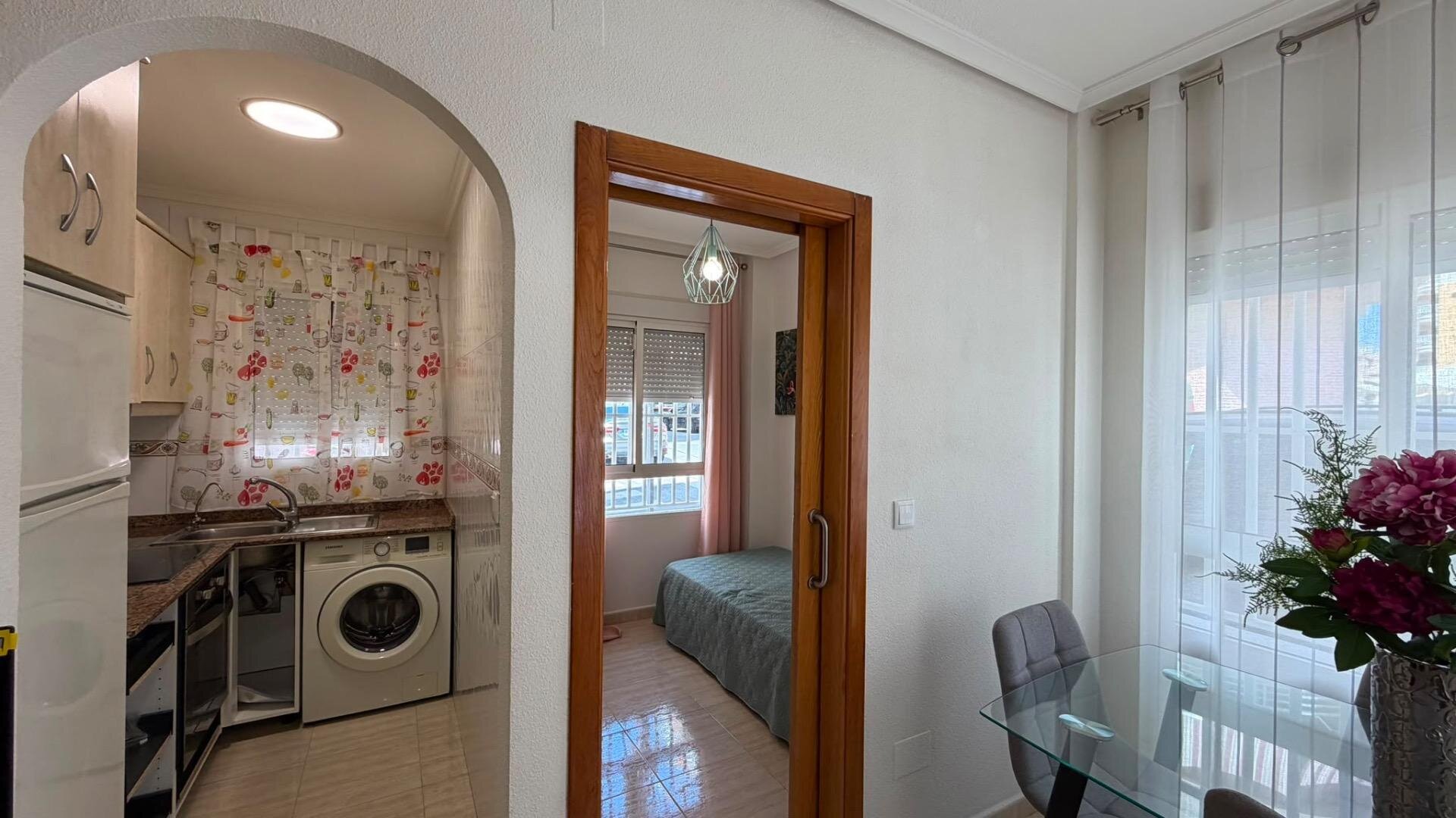 1-Bedroom Apartment in Estacion de Autobuses, Torrevieja - Image 7
