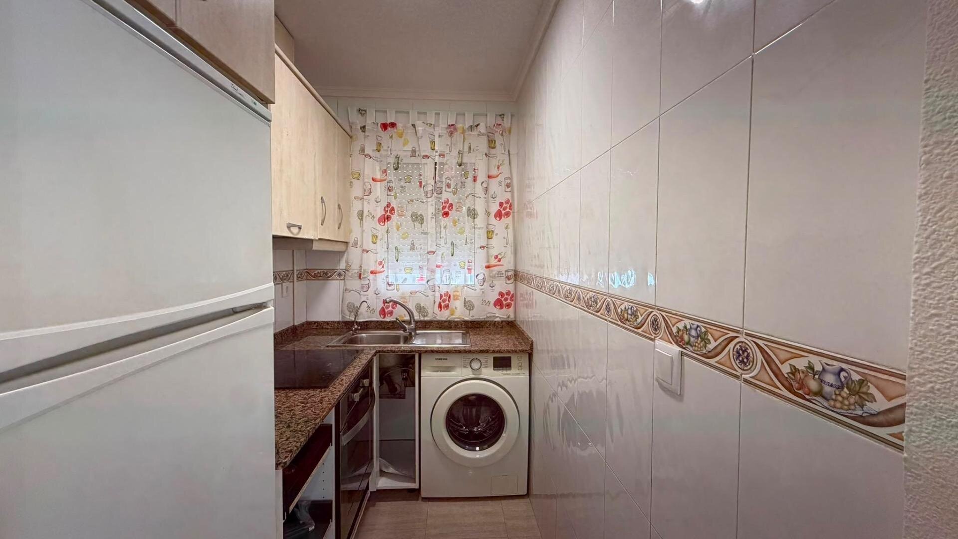 1-Bedroom Apartment in Estacion de Autobuses, Torrevieja - Image 9