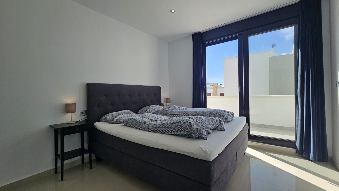 6-Bedroom Villa in Villamartín-las Filipinas, Orihuela Costa - Image 15