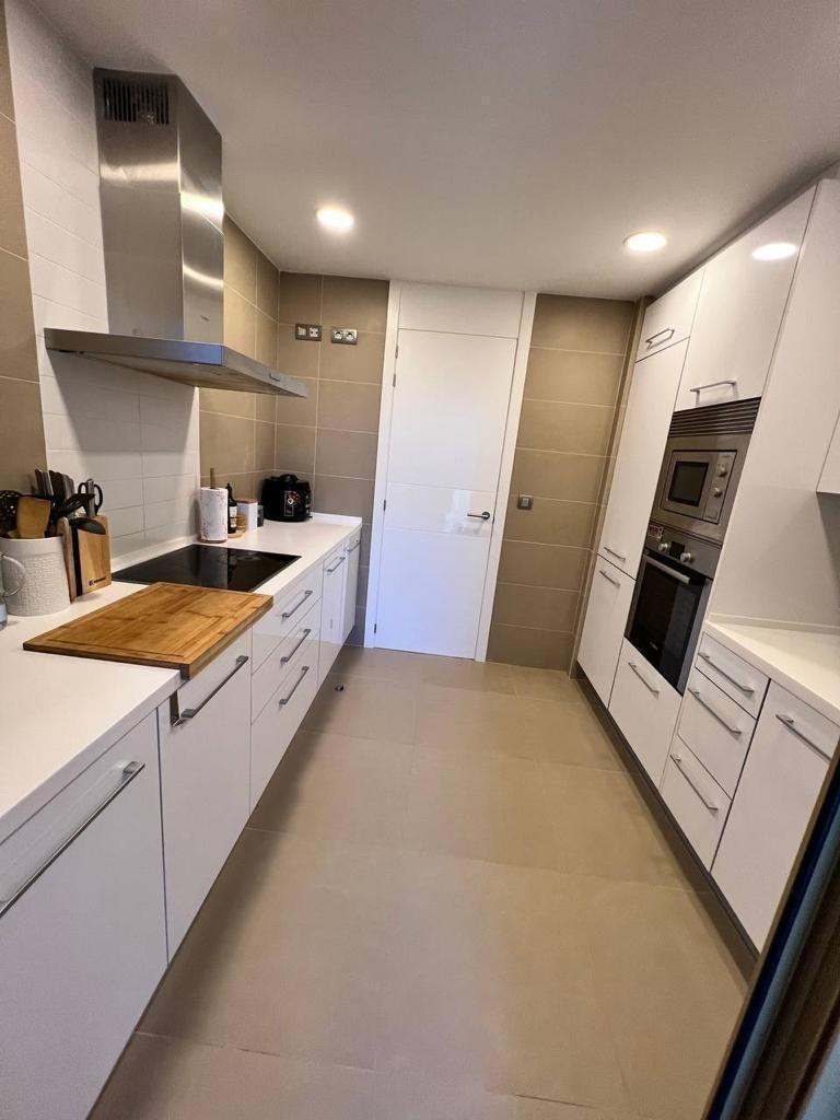 2-Bedroom Middle Floor Apartment in Benidorm - Image 11