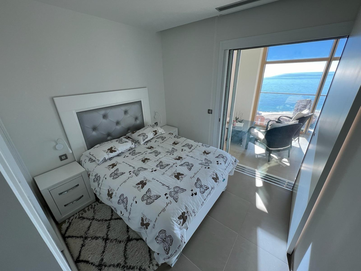 2-Bedroom Middle Floor Apartment in Benidorm - Image 12