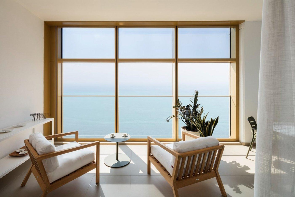 2-Bedroom Middle Floor Apartment in Benidorm - Image 4