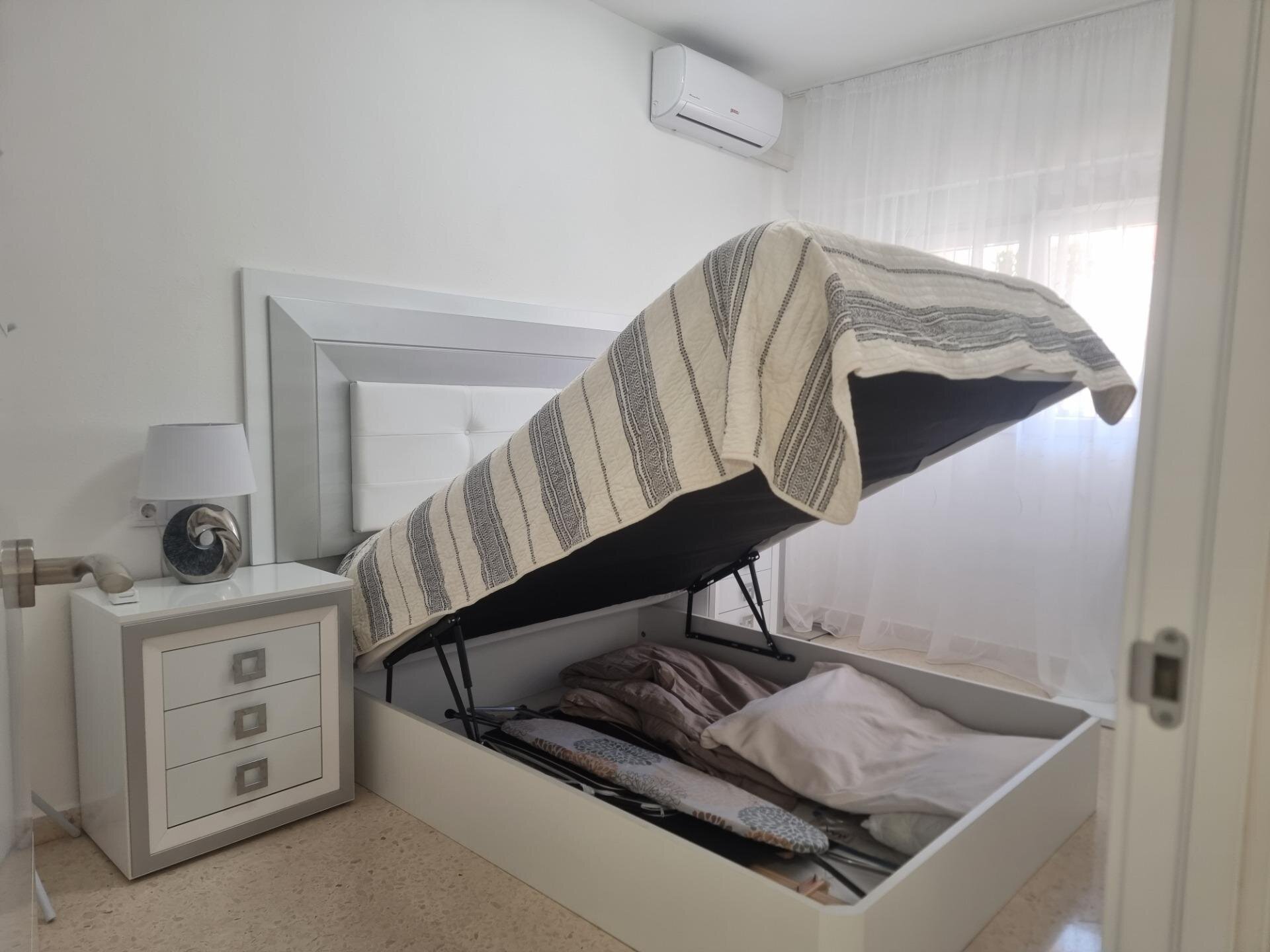 2-Bedroom Apartment in Estacion de Autobuses, Torrevieja - Image 26