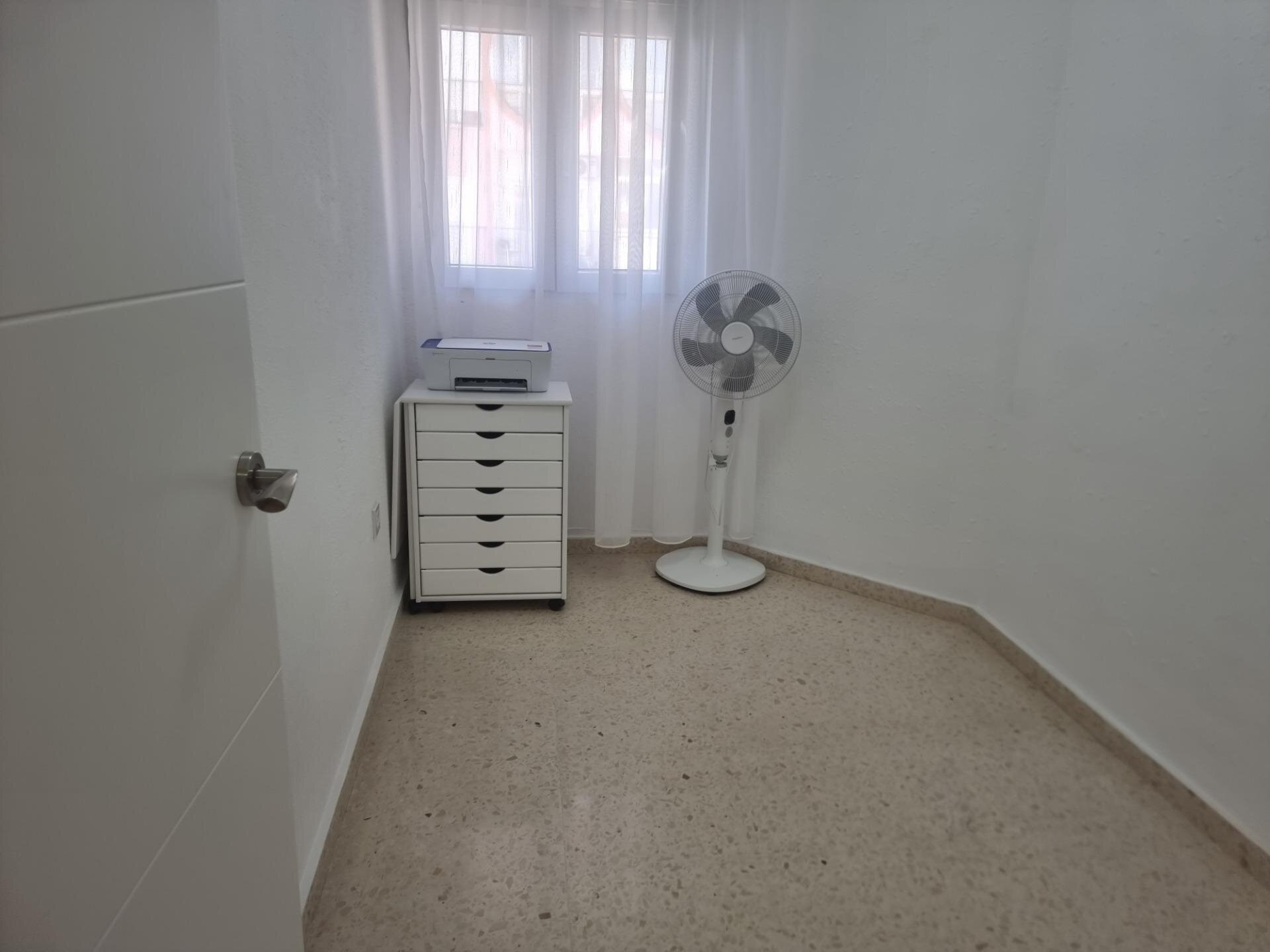 2-Bedroom Apartment in Estacion de Autobuses, Torrevieja - Image 27