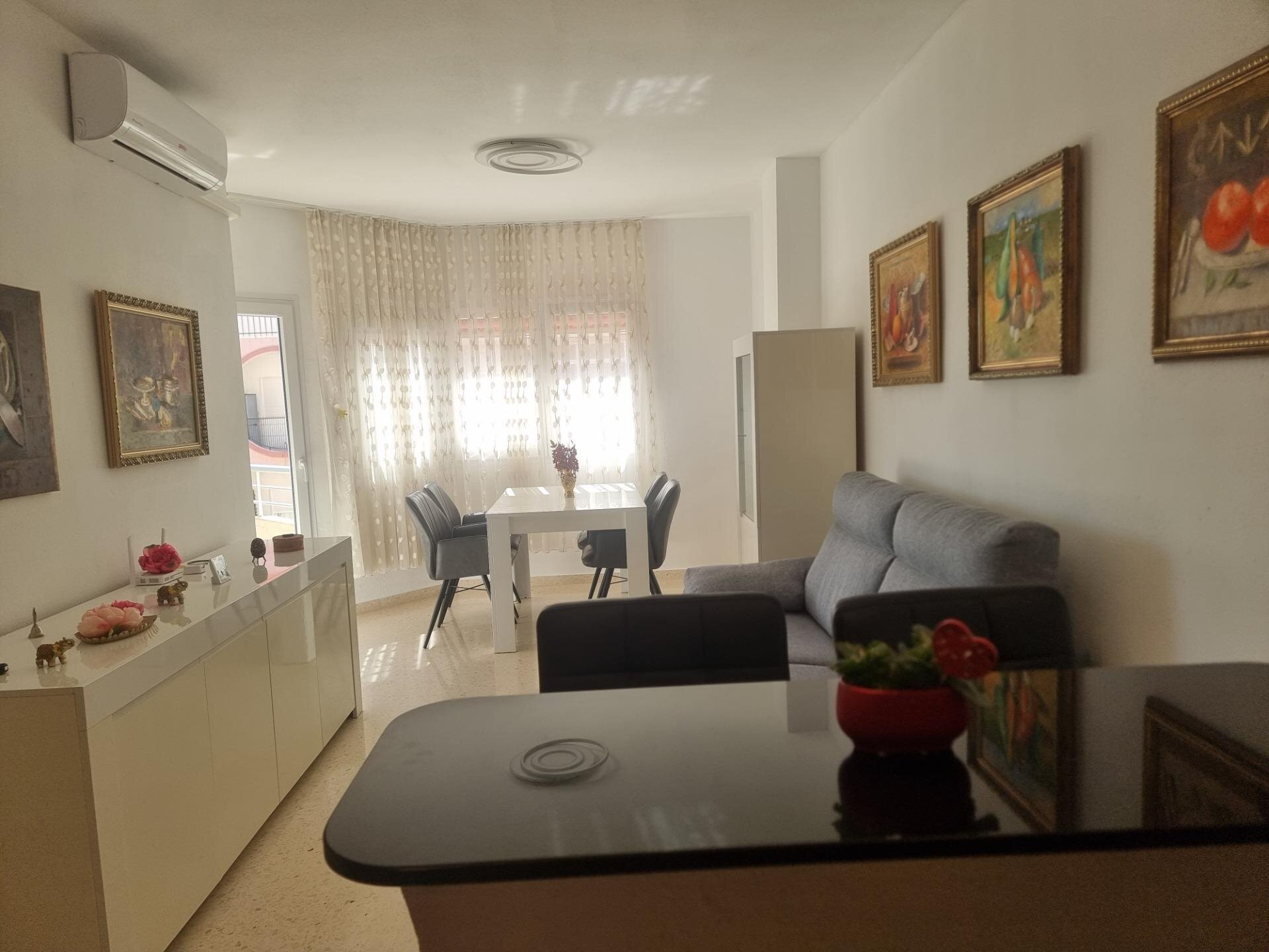 2-Bedroom Apartment in Estacion de Autobuses, Torrevieja - Image 6