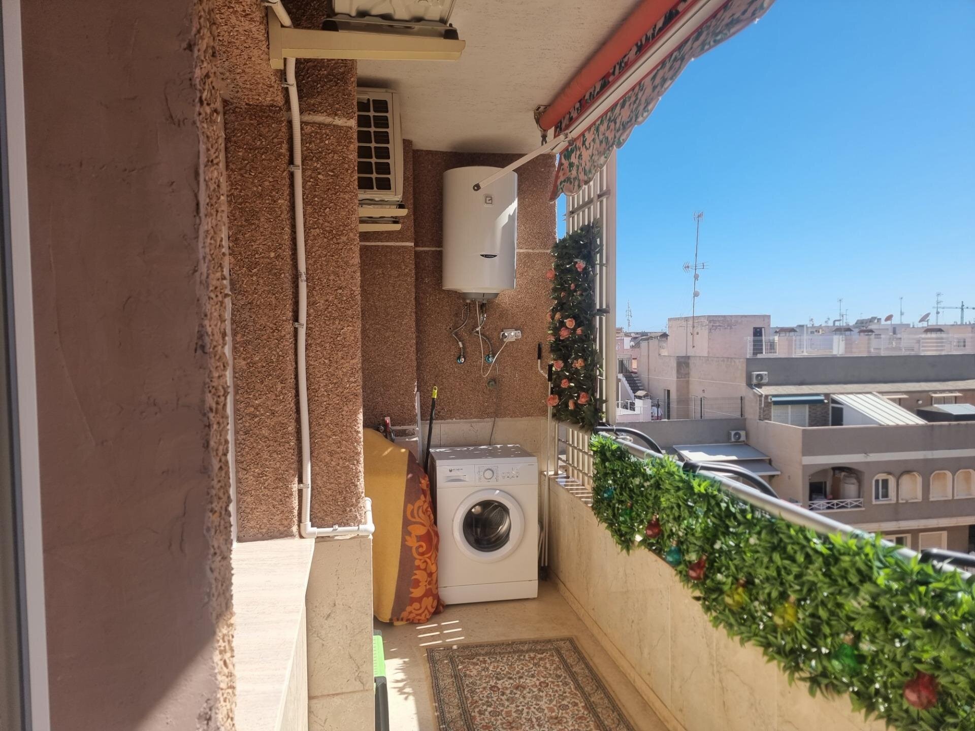 2-Bedroom Apartment in Estacion de Autobuses, Torrevieja - Image 8